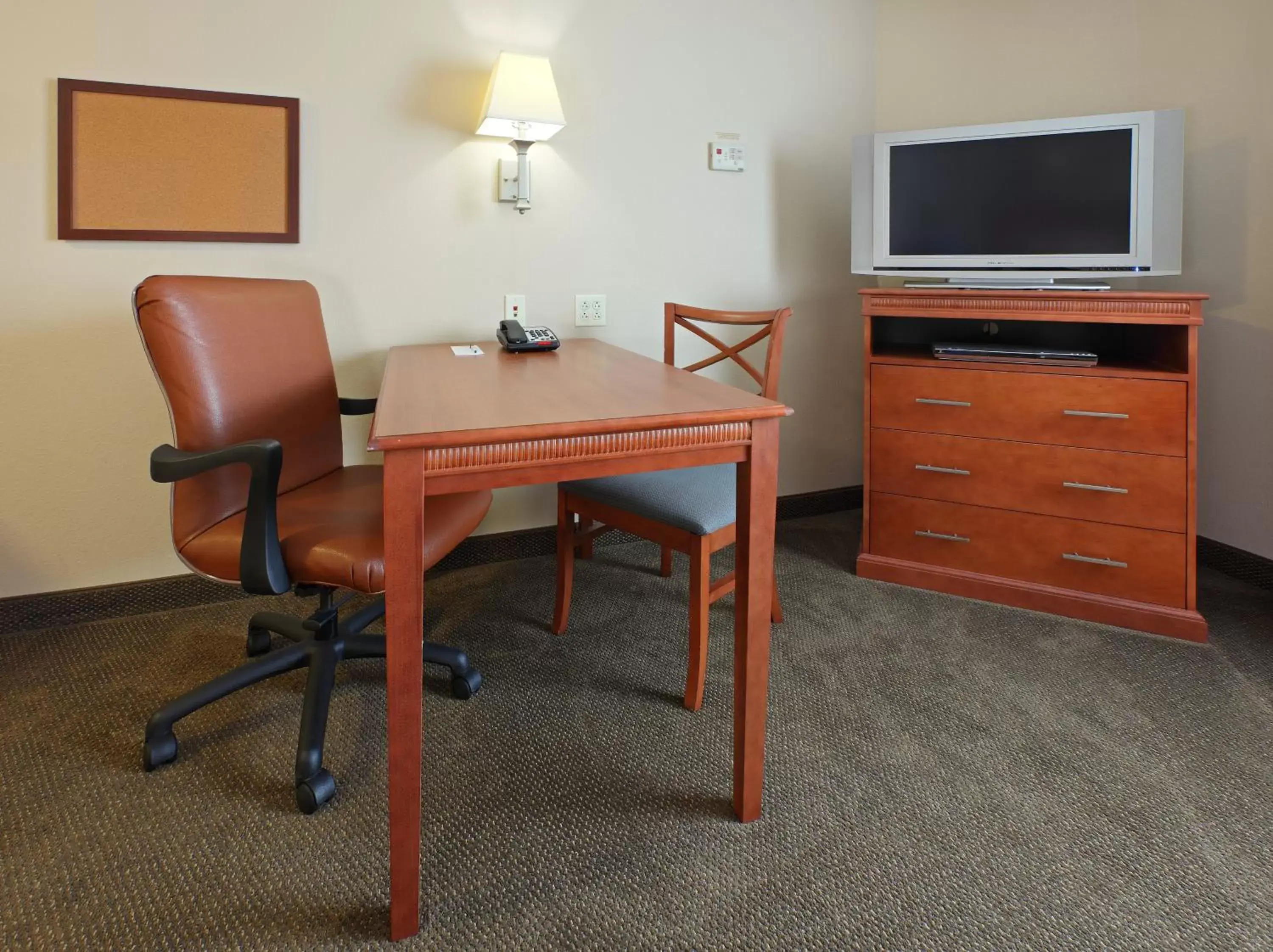 Photo of the whole room, TV/Entertainment Center in Candlewood Suites Conway, an IHG Hotel