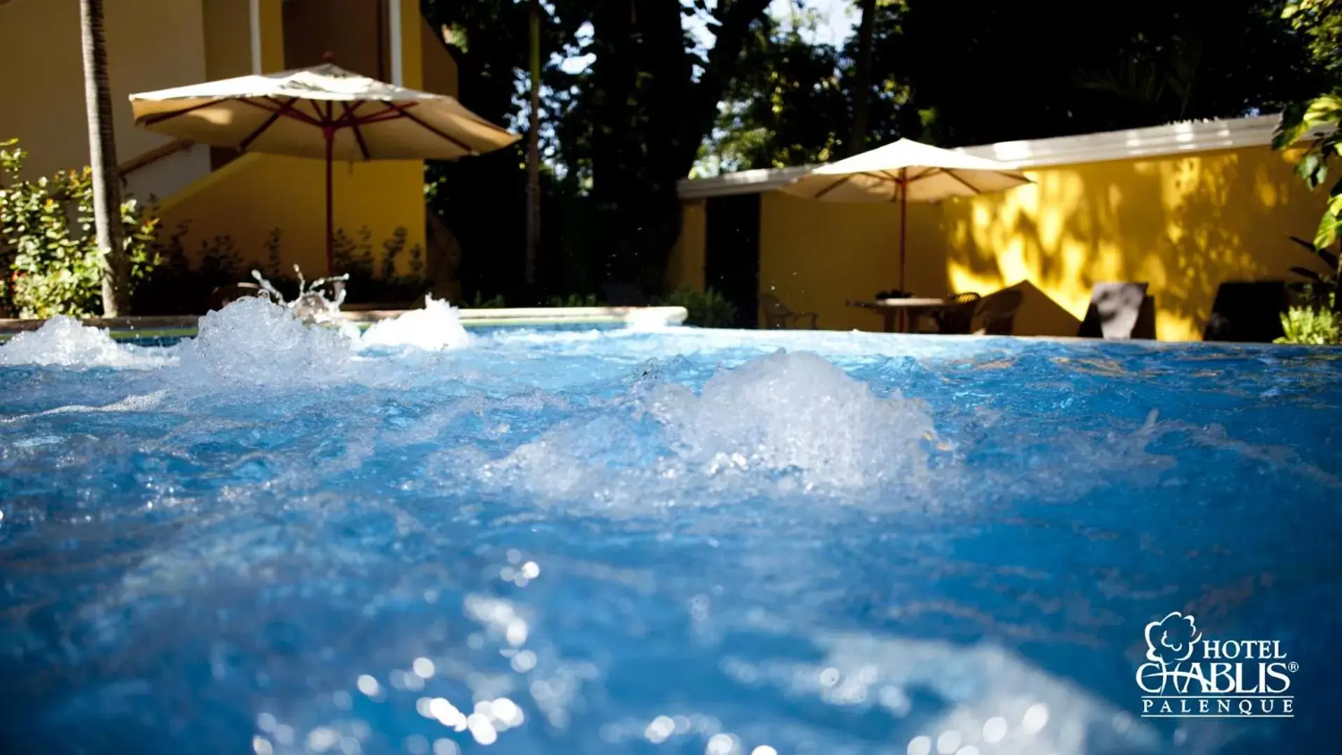 Massage, Swimming Pool in Hotel Chablis Palenque