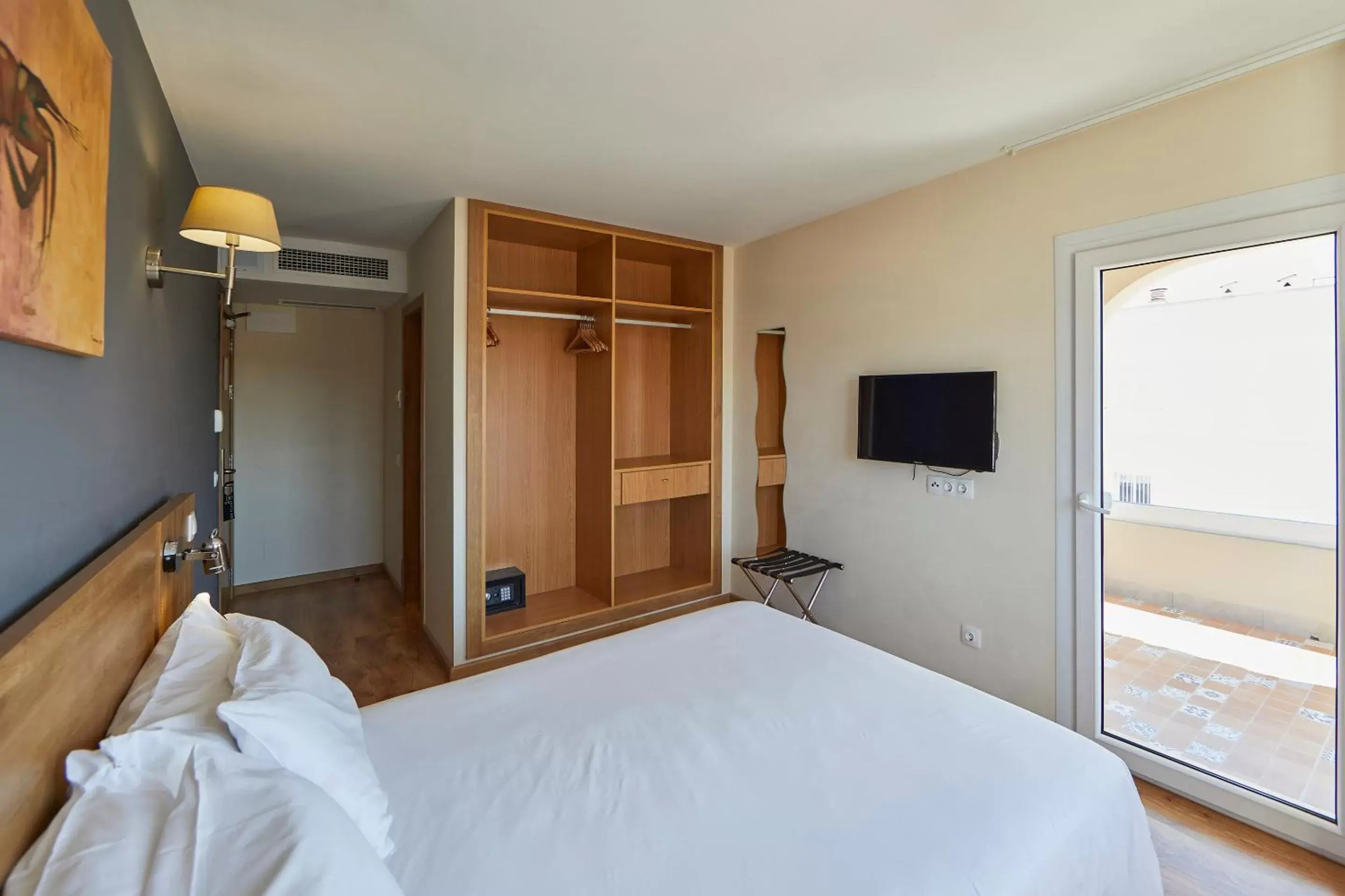 Photo of the whole room, Bed in Santa Ponsa Pins