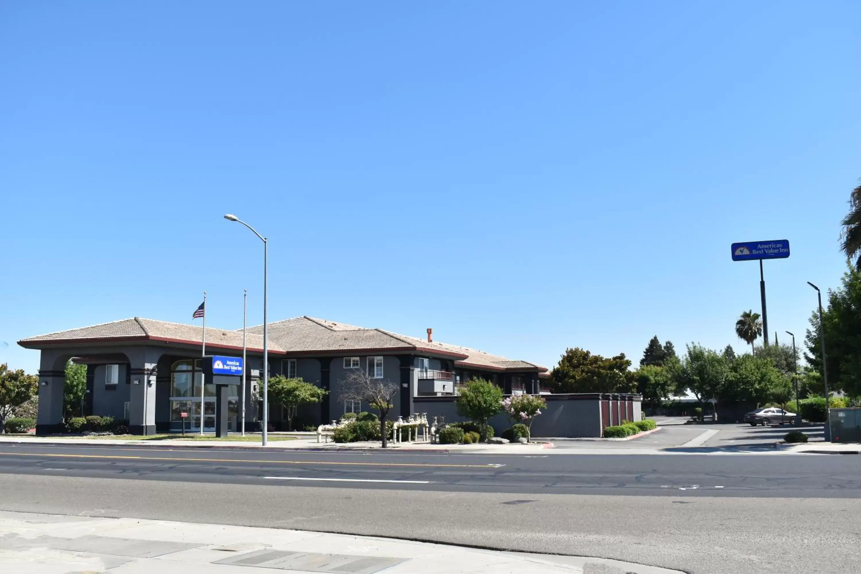 Property building in Americas Best Value Inn Manteca Property building in Americas Best Value Inn Manteca