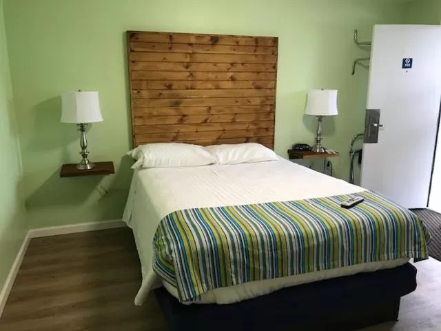 Bed in Lake Inn