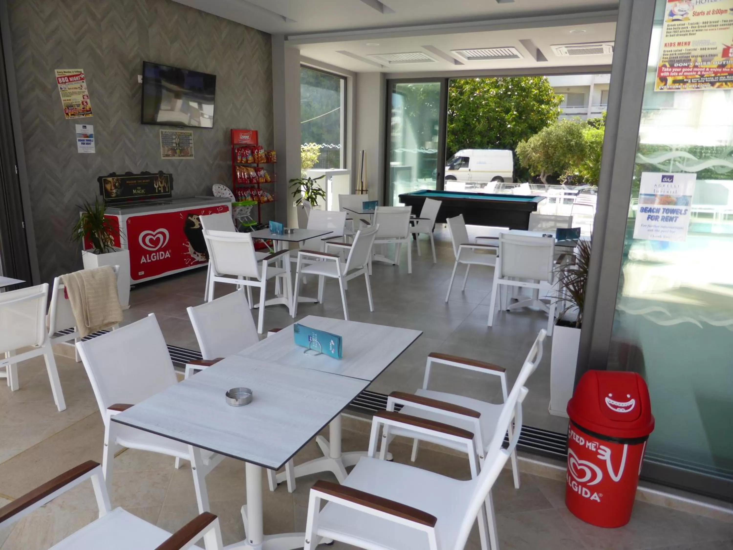 Restaurant/places to eat in Agrelli Hotel & Suites