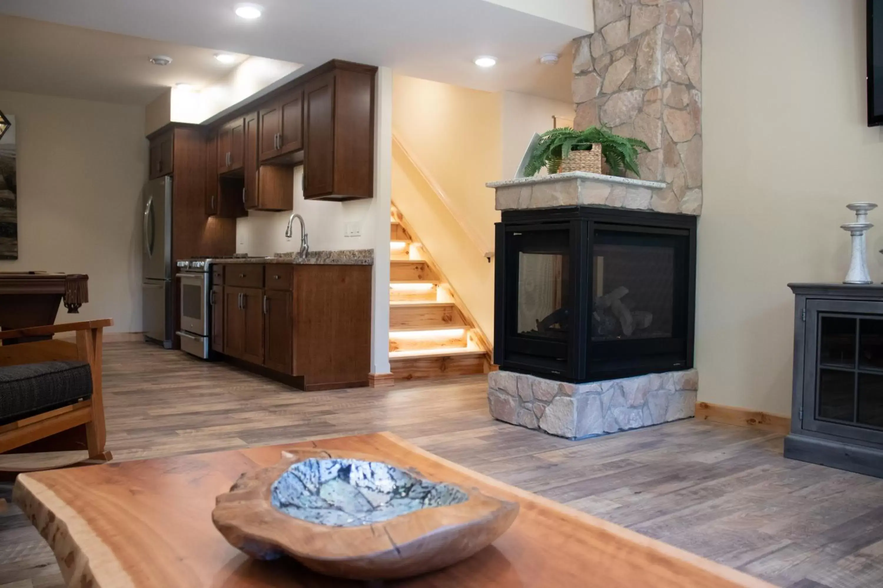 Kitchen/Kitchenette in Inn at the River