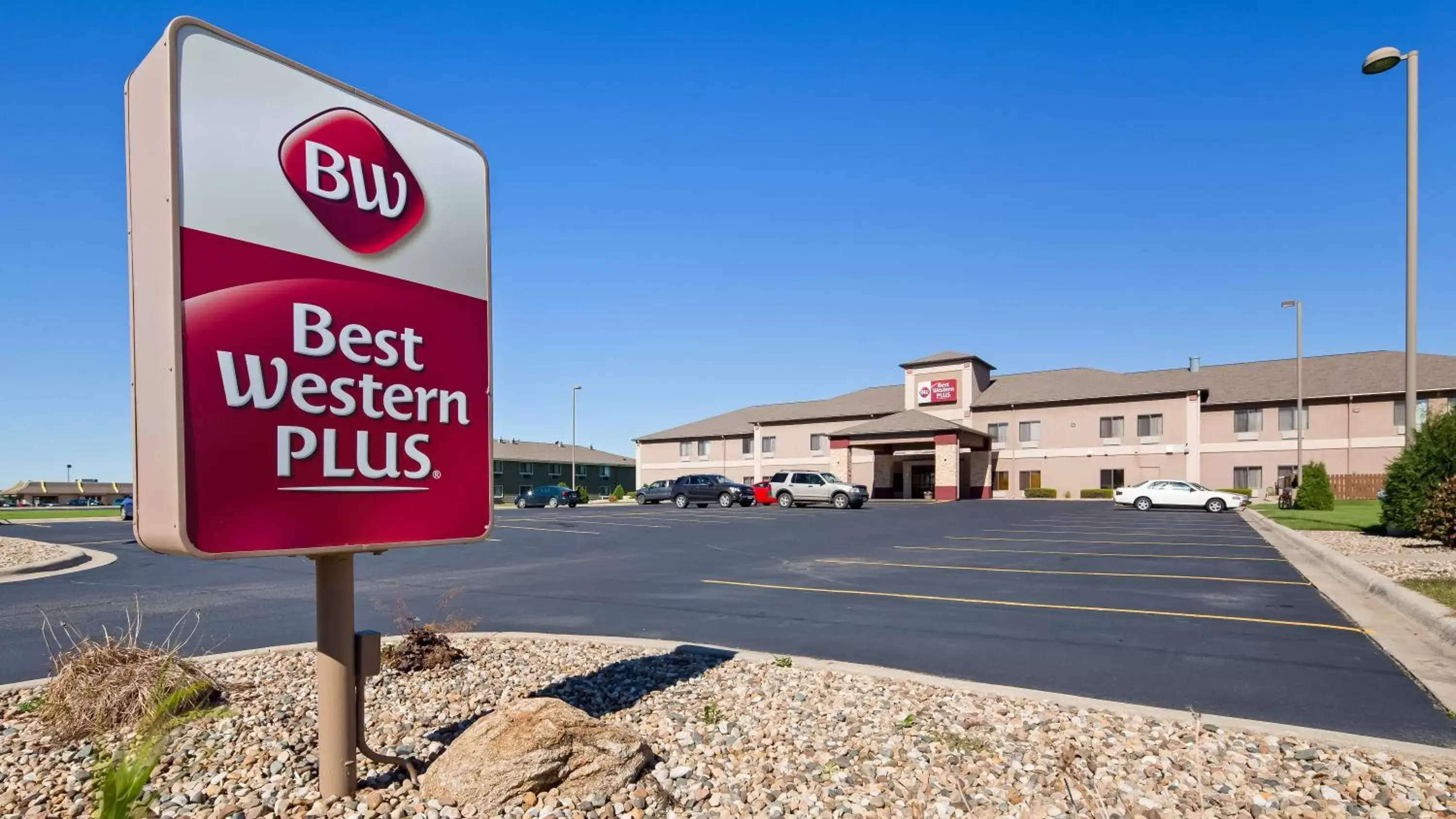 Facade/entrance, Property Building in Best Western Plus Albert Lea I-90/I-35 Hotel