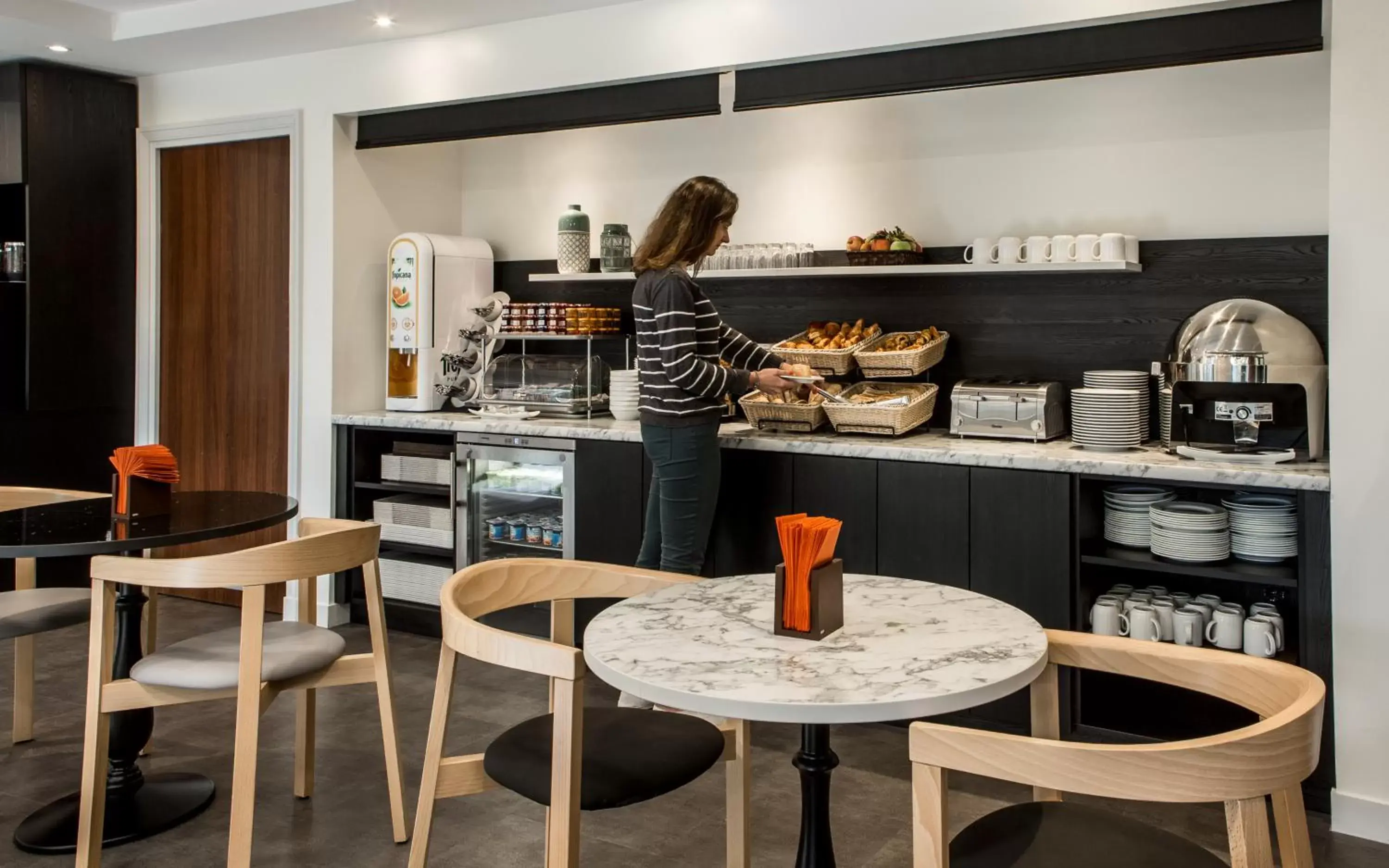 Restaurant/places to eat in Citadines La Défense Paris Restaurant/places to eat in Citadines La Défense Paris