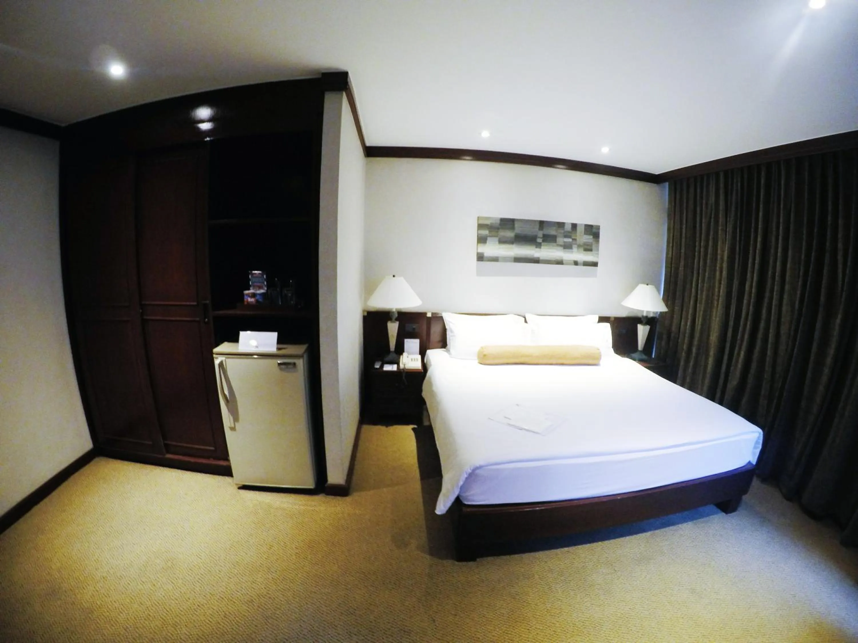 Bedroom, Bed in City Lodge Bangkok