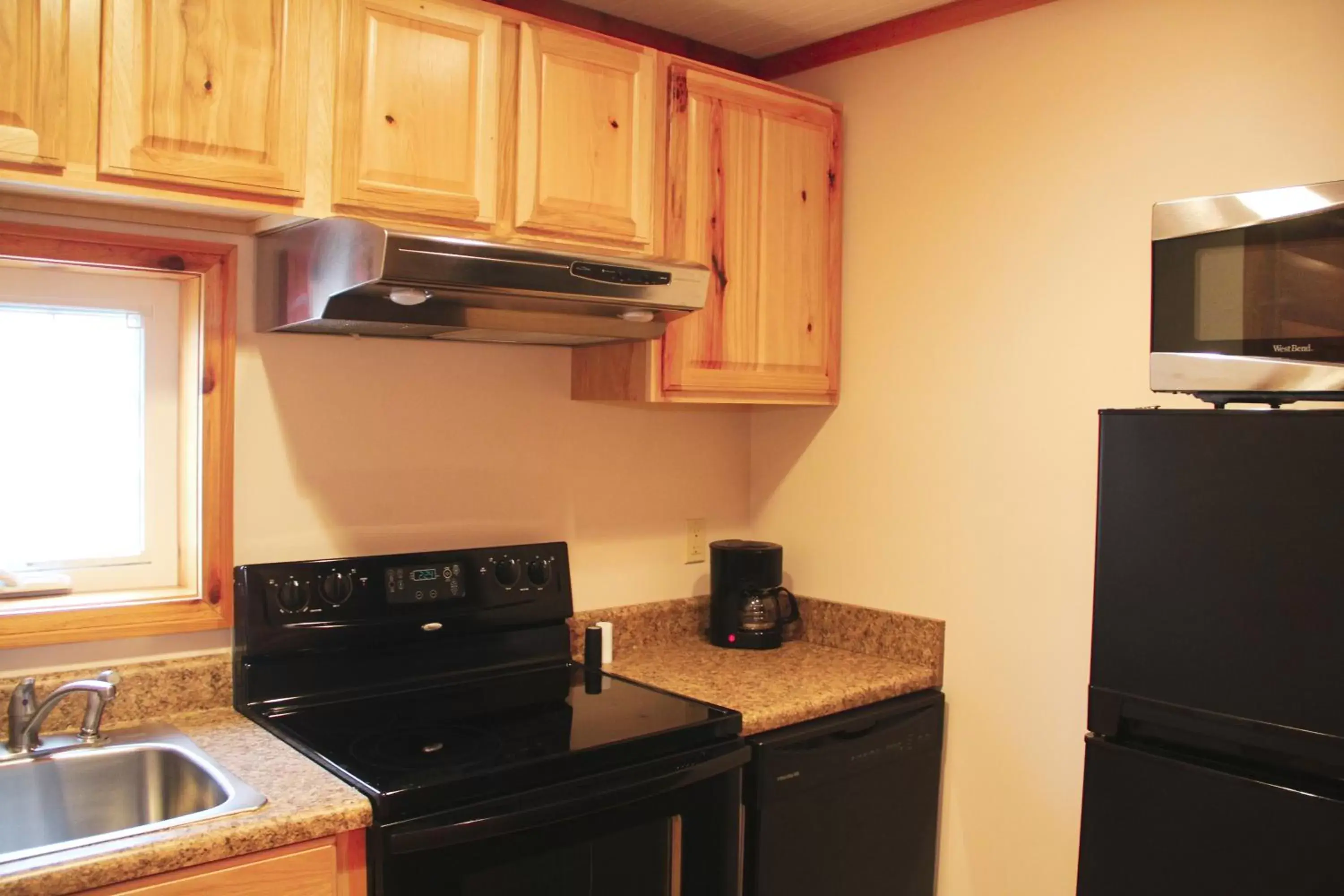 Kitchen/Kitchenette in The Pineola