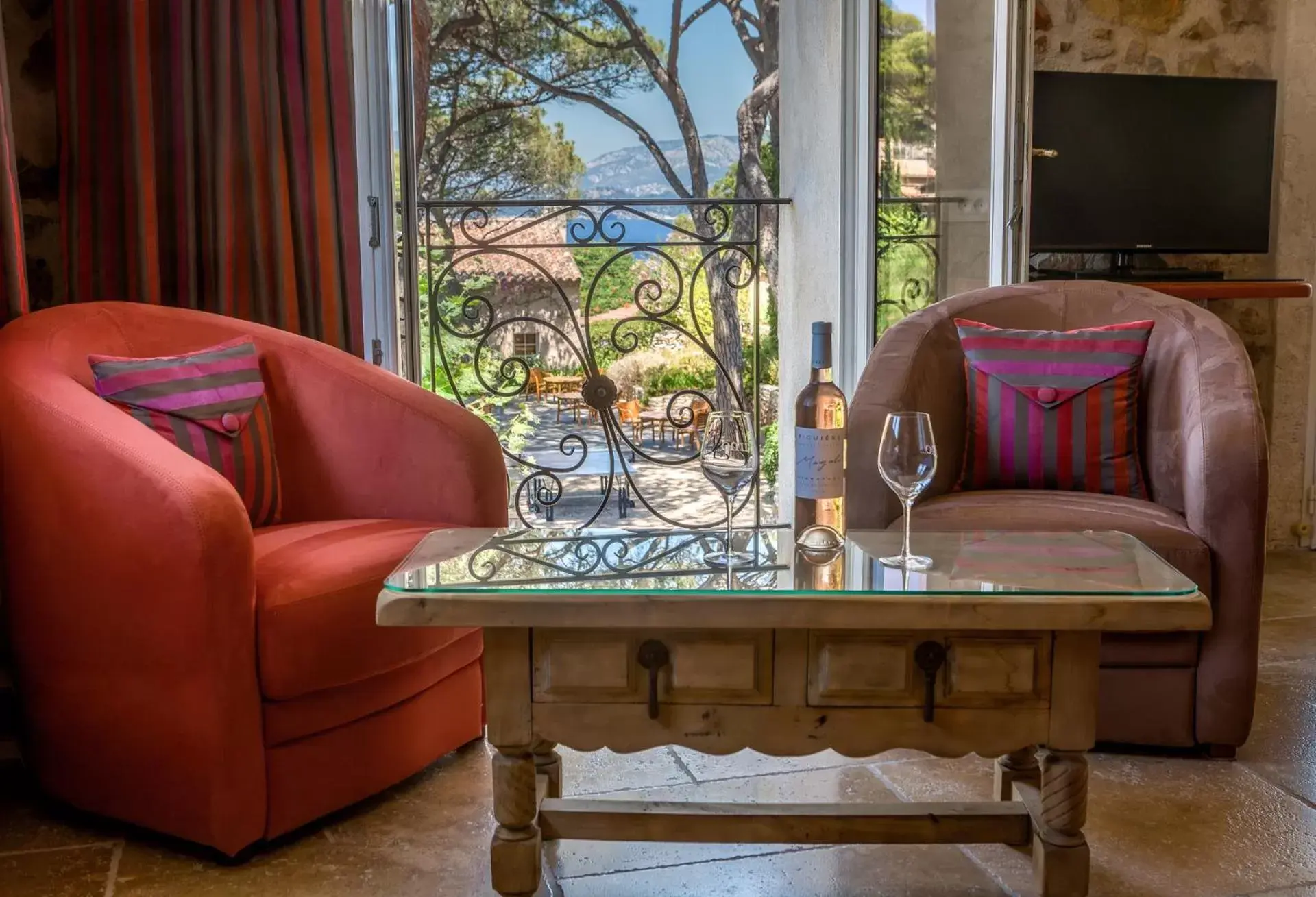 Seating Area in L' Escapade Hôtel & Restaurant