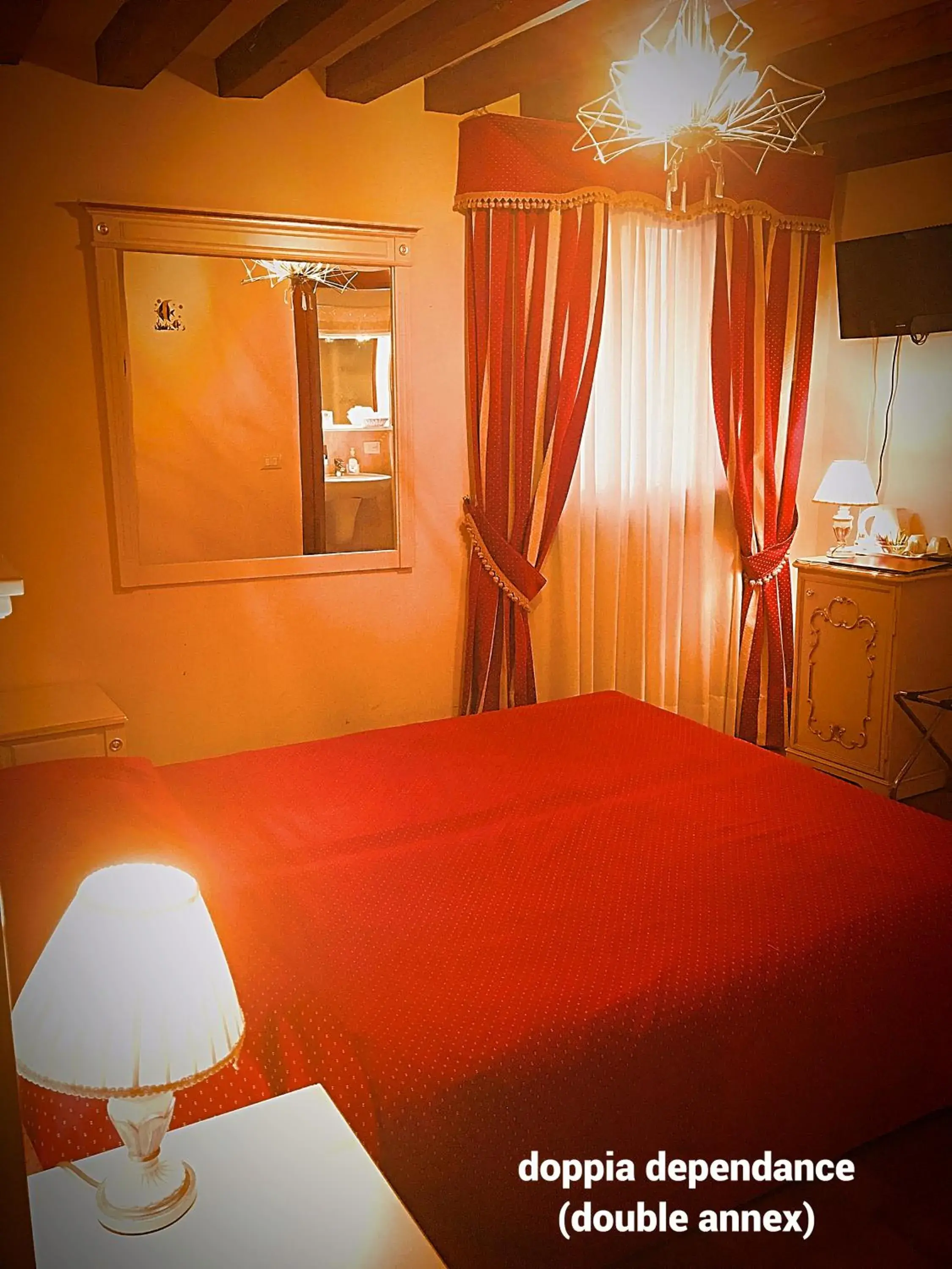 Bed in Hotel San Luca Venezia