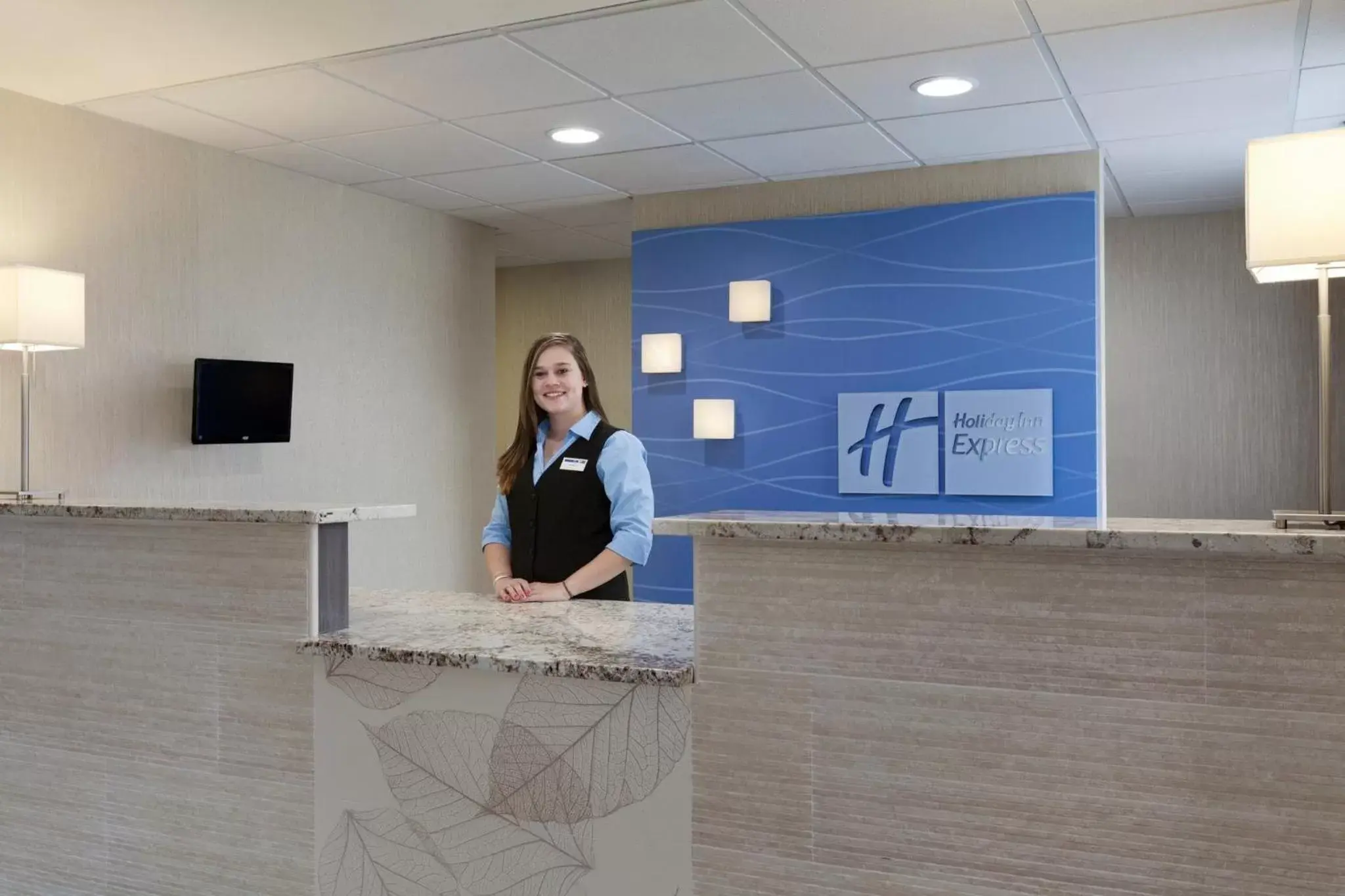 Lobby or reception in Holiday Inn Express Williamsburg North, an IHG Hotel