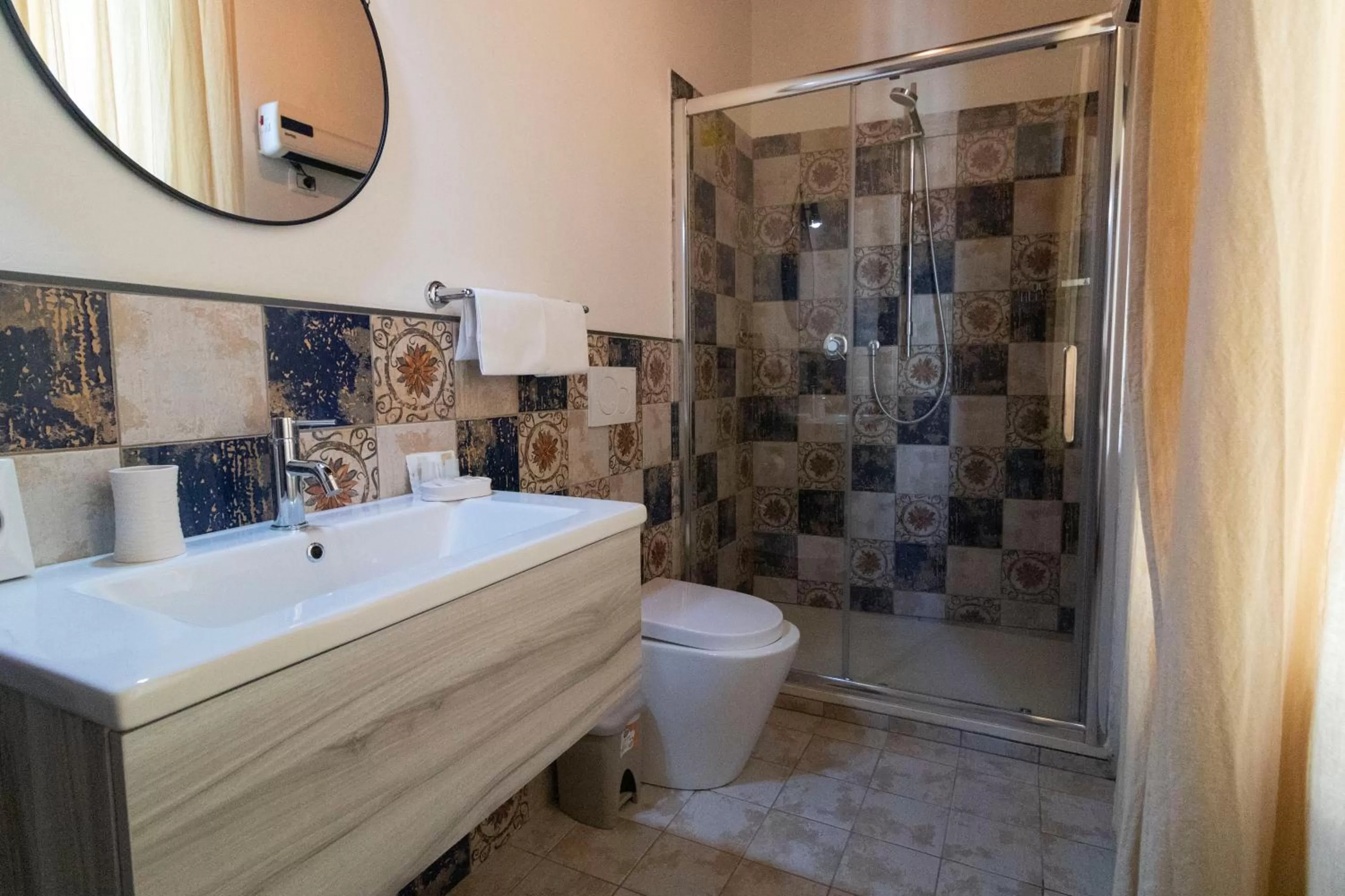 Bathroom in Cicerone Guest House