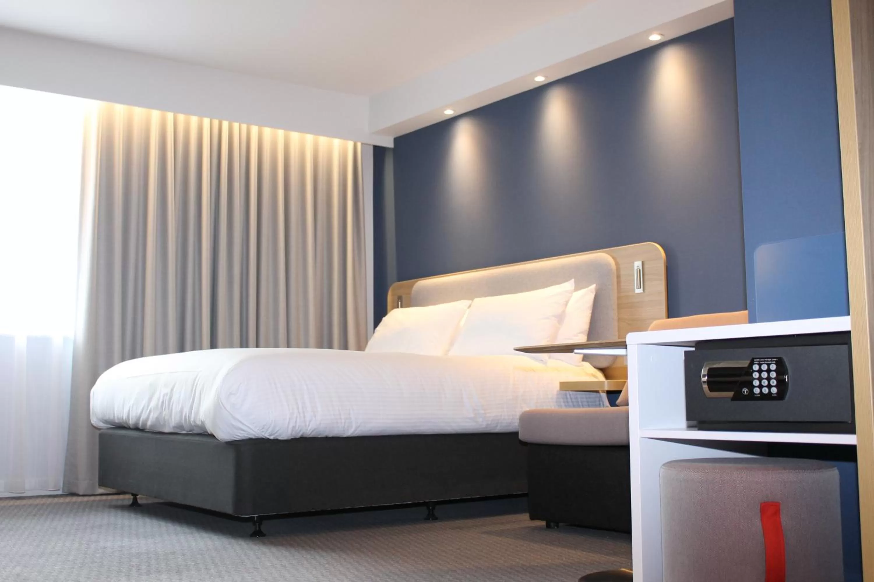 Photo of the whole room, Bed in Holiday Inn Express - Bodmin - Victoria Junction by IHG