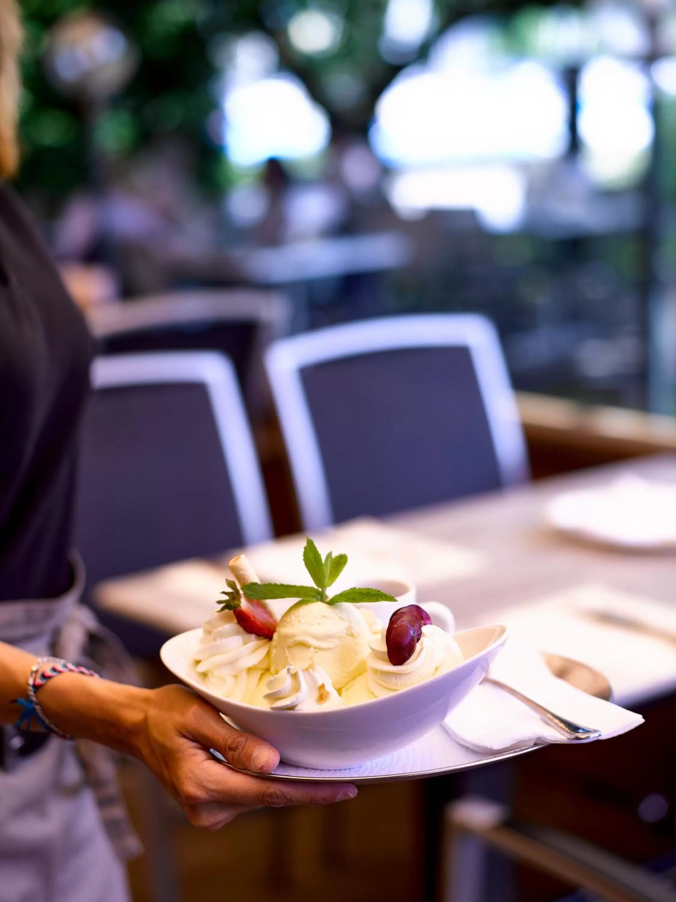 Restaurant/places to eat in Hotel Holiday Thun