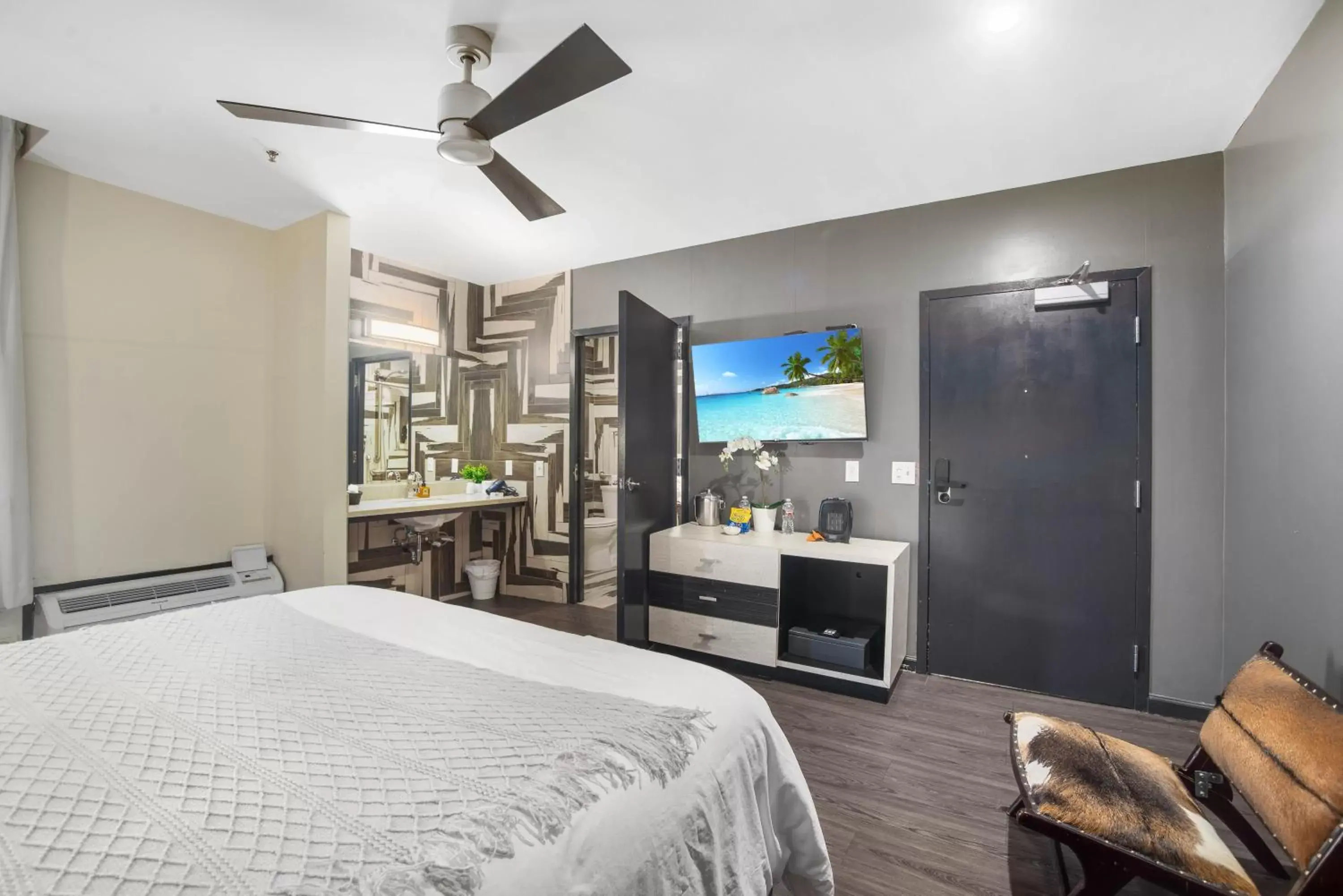 Studio - Disability Access in Renu On Wazee Studio - Disability Access in Renu On Wazee