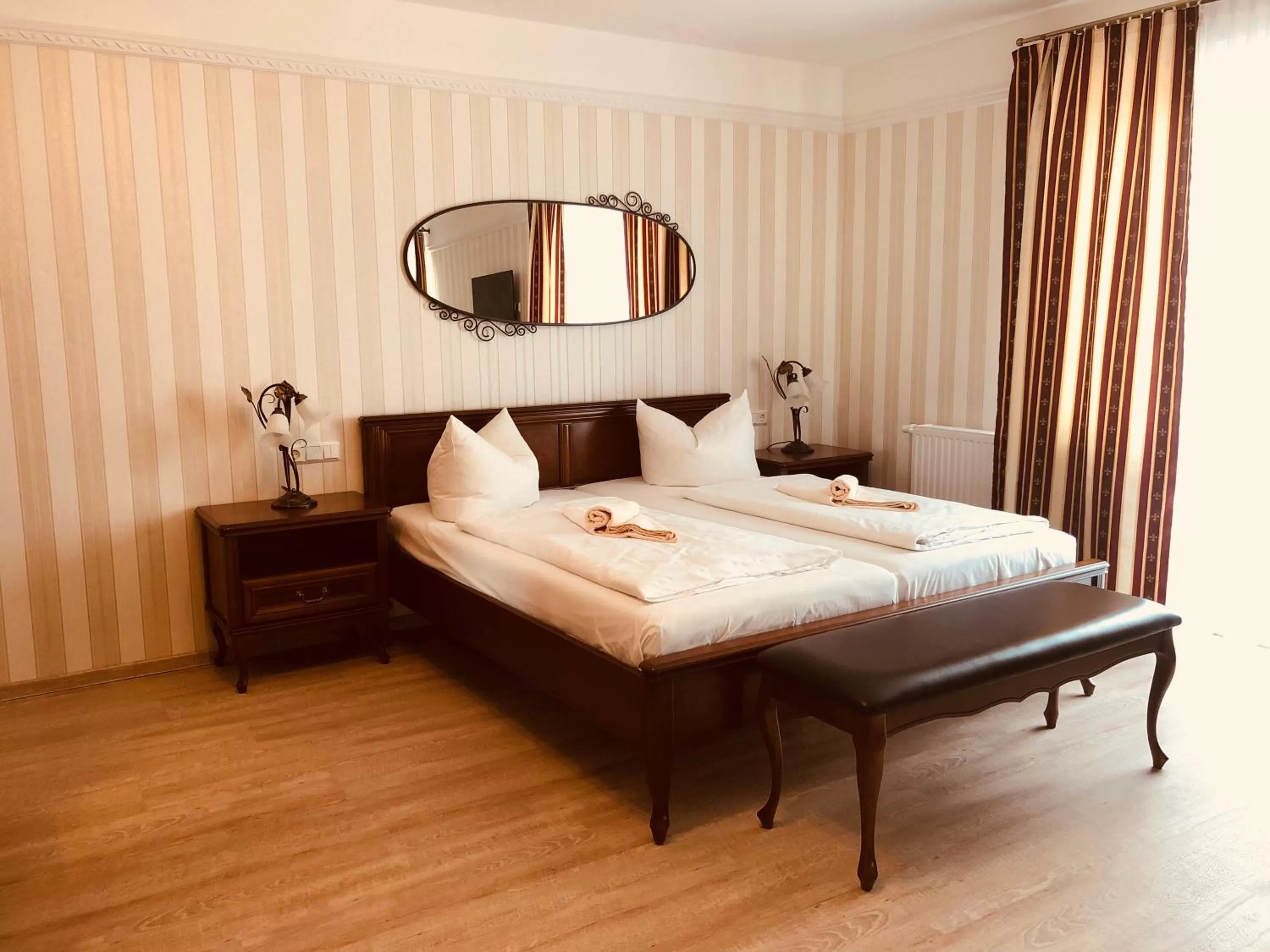 Bed in Landgasthof Zur Goldenen Aue