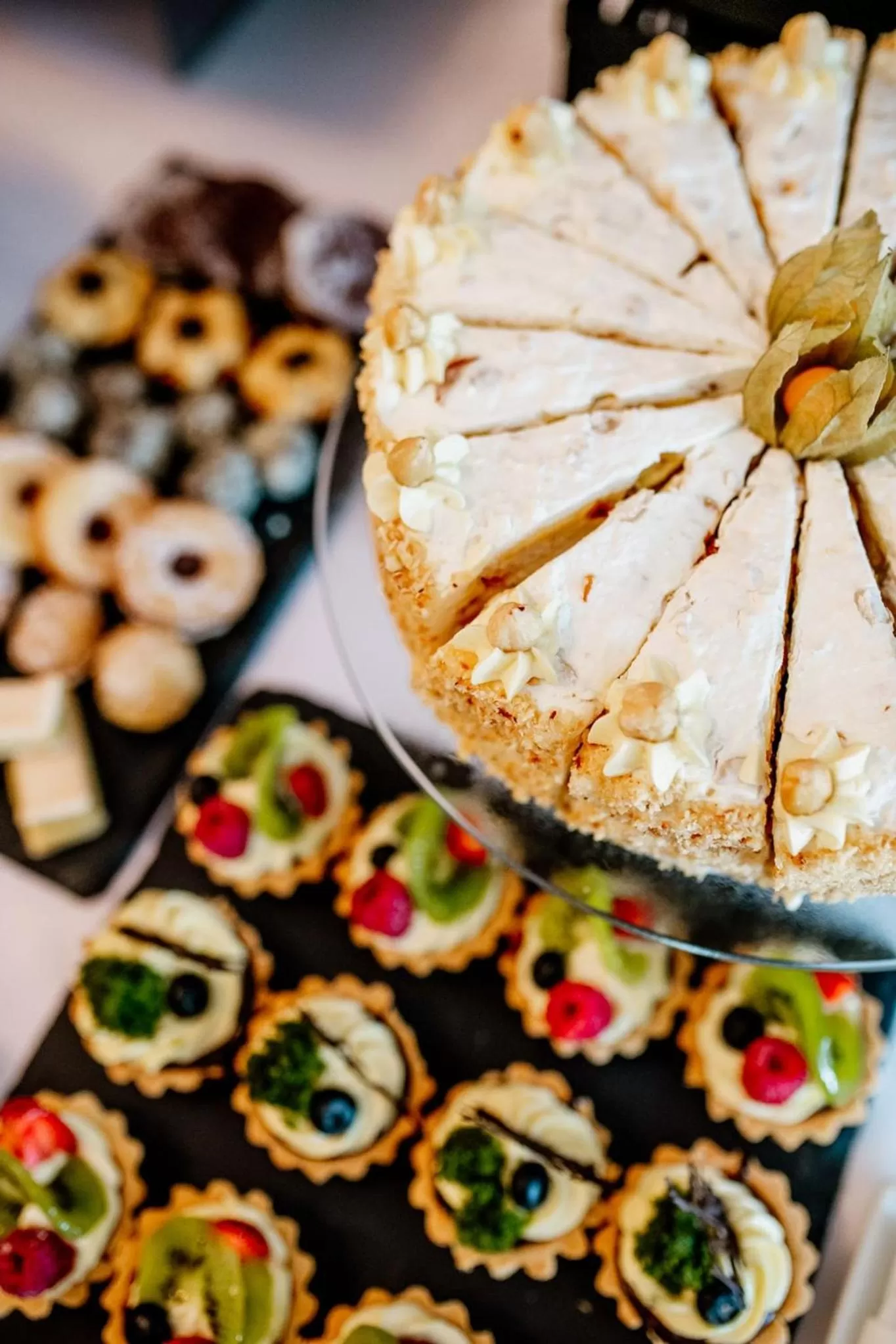 Restaurant/places to eat in Magnus Resort