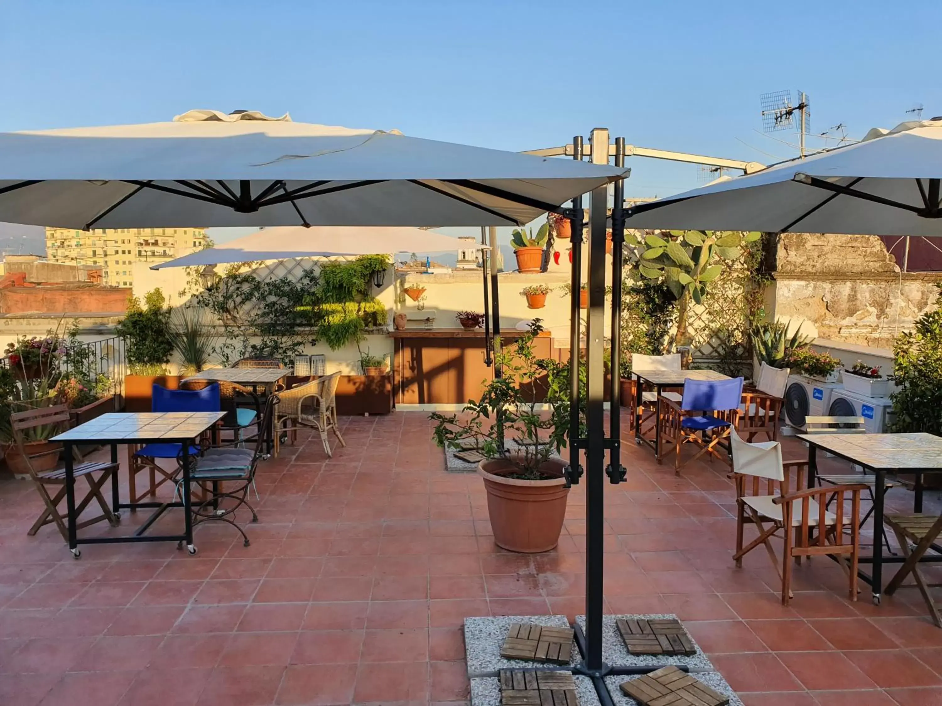 Patio, Restaurant/Places to Eat in Spanish Palace Rooms, Suites Apartments & Terraces