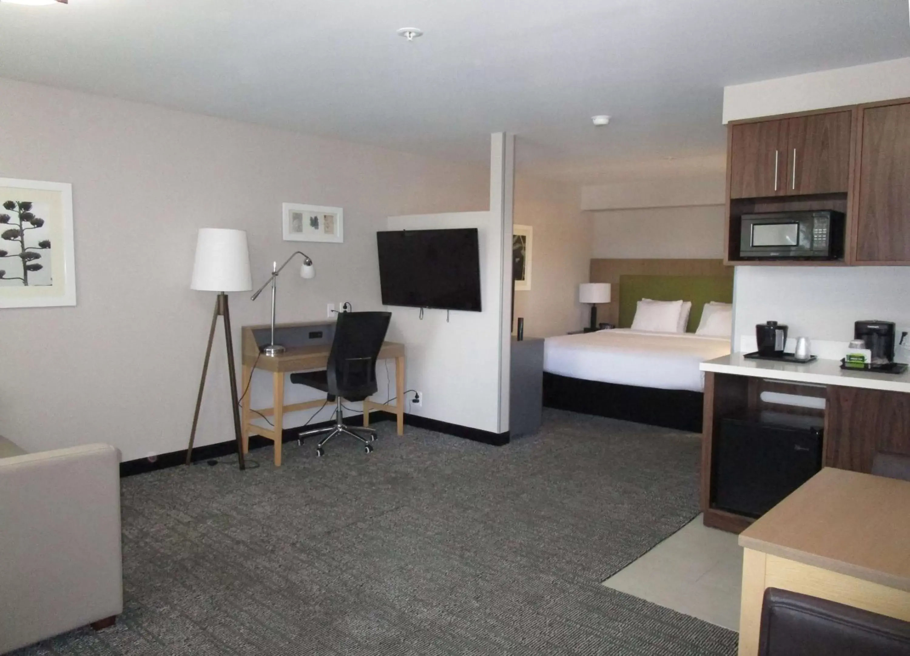 Photo of the whole room, TV/Entertainment Center in Country Inn & Suites by Radisson, Vallejo Napa Valley, CA