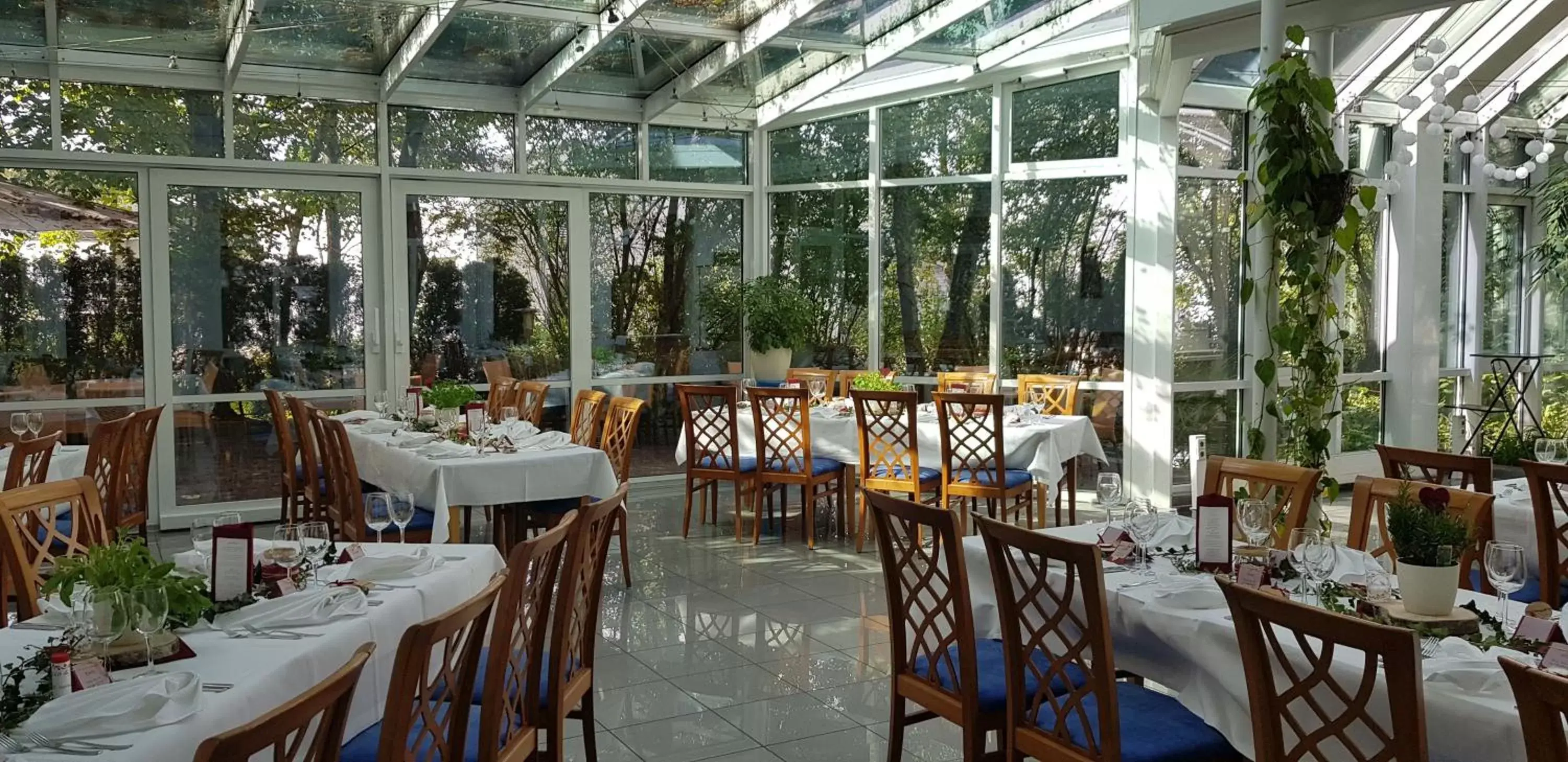 Restaurant/Places to Eat in Albhotel Fortuna