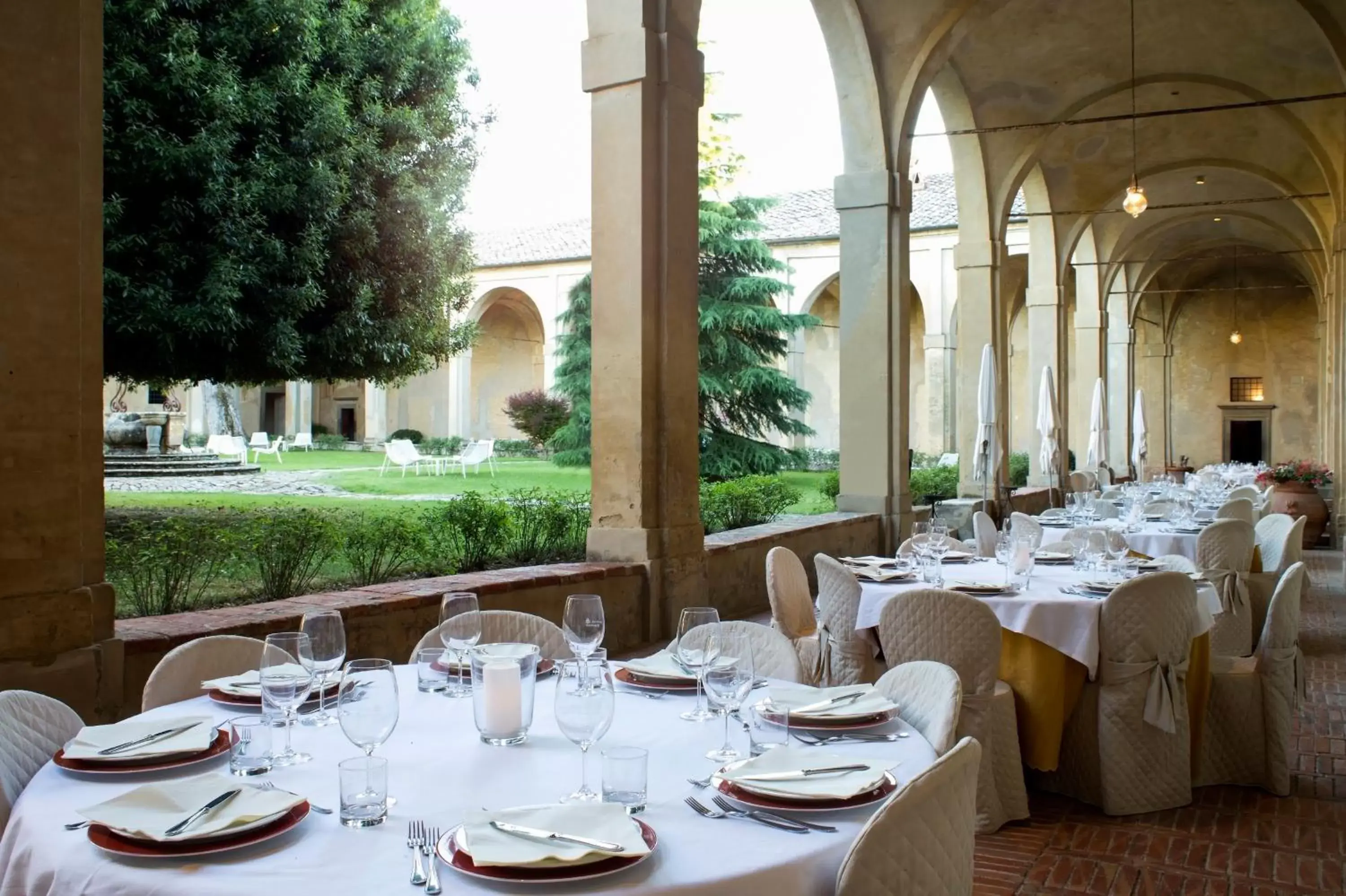 Patio, Restaurant/Places to Eat in Certosa di Pontignano Residenza d'Epoca