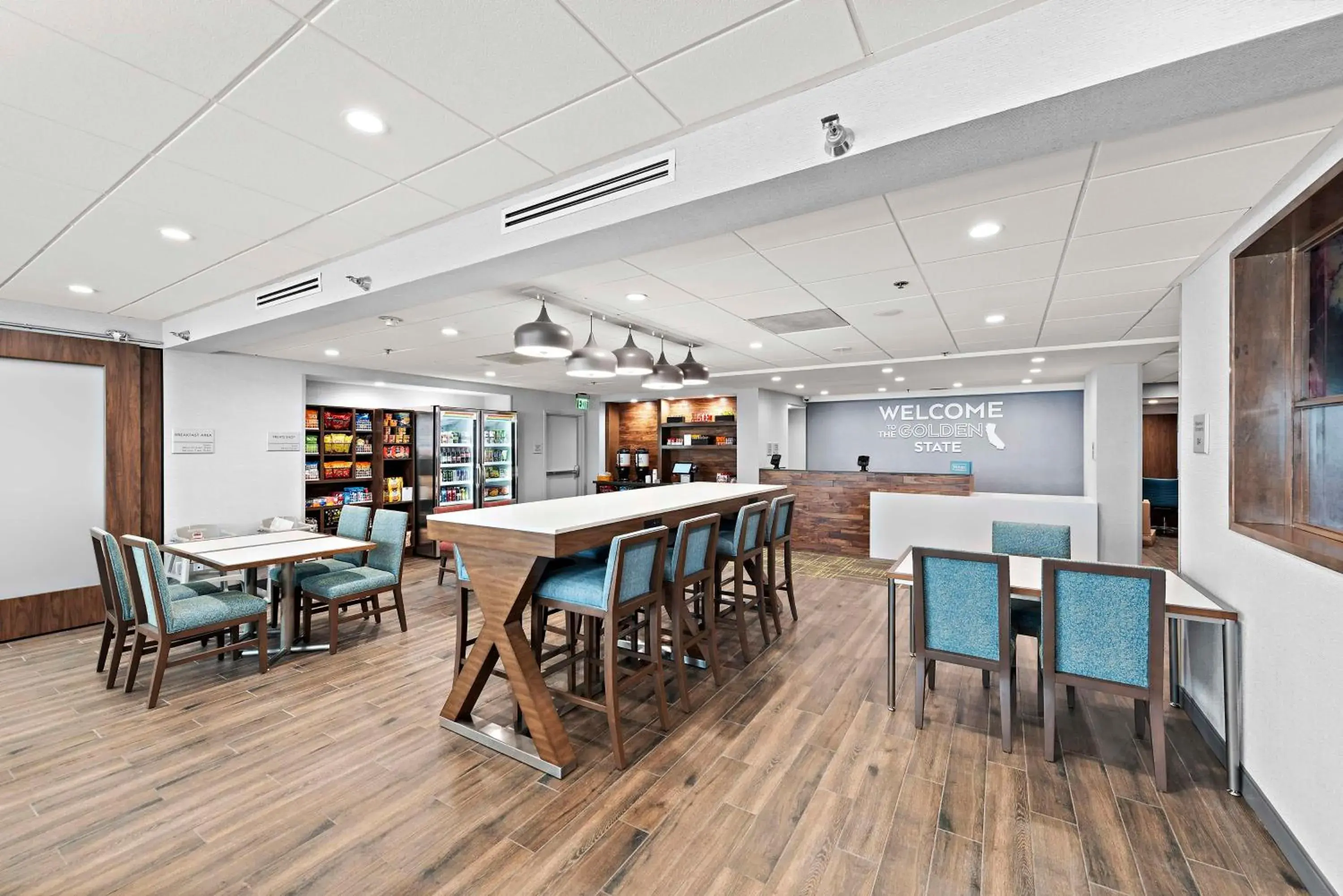 Lobby or reception, Restaurant/Places to Eat in Wingate by Wyndham Los Angeles Airport