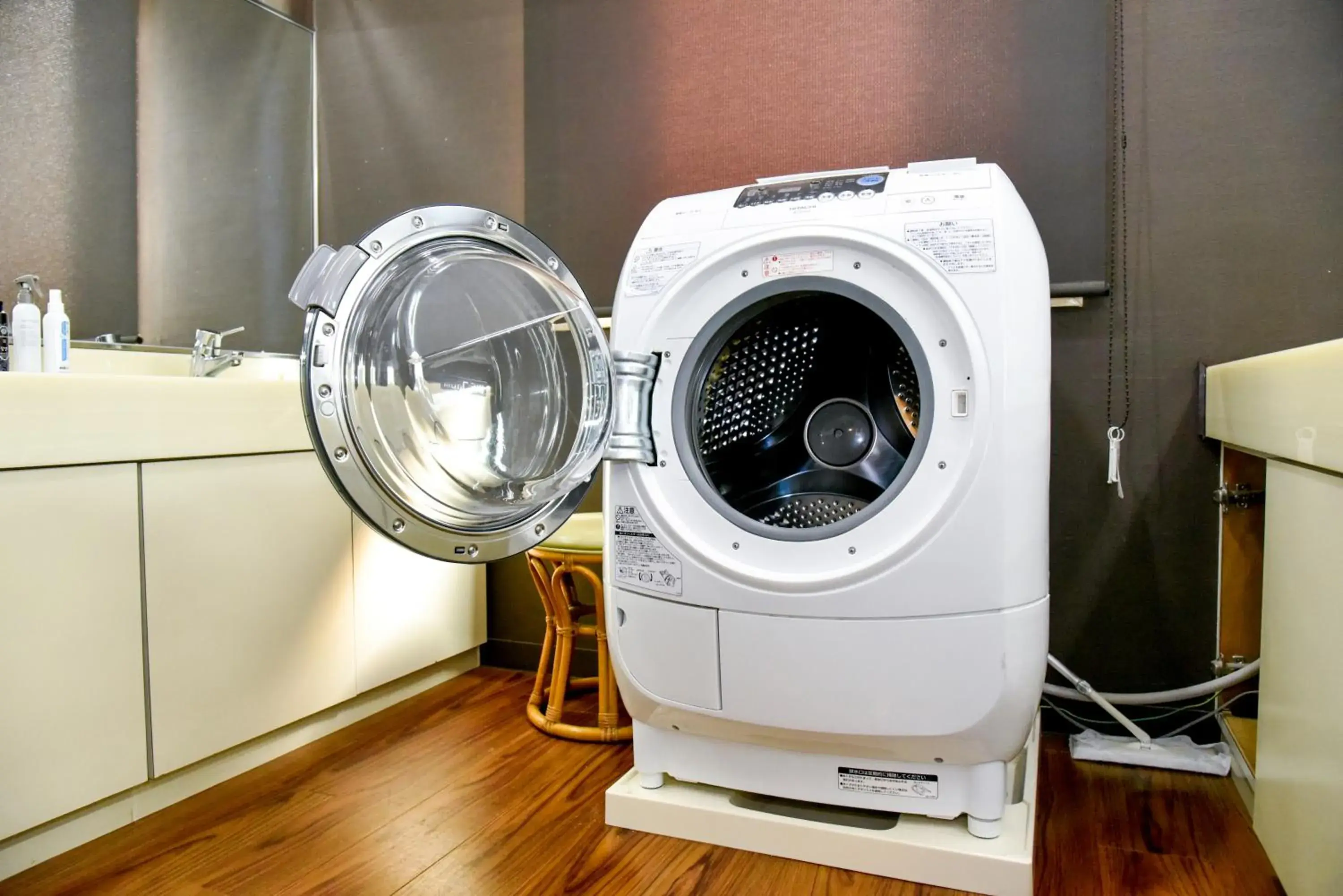 washing machine in Hotel Palms Tenmonkan