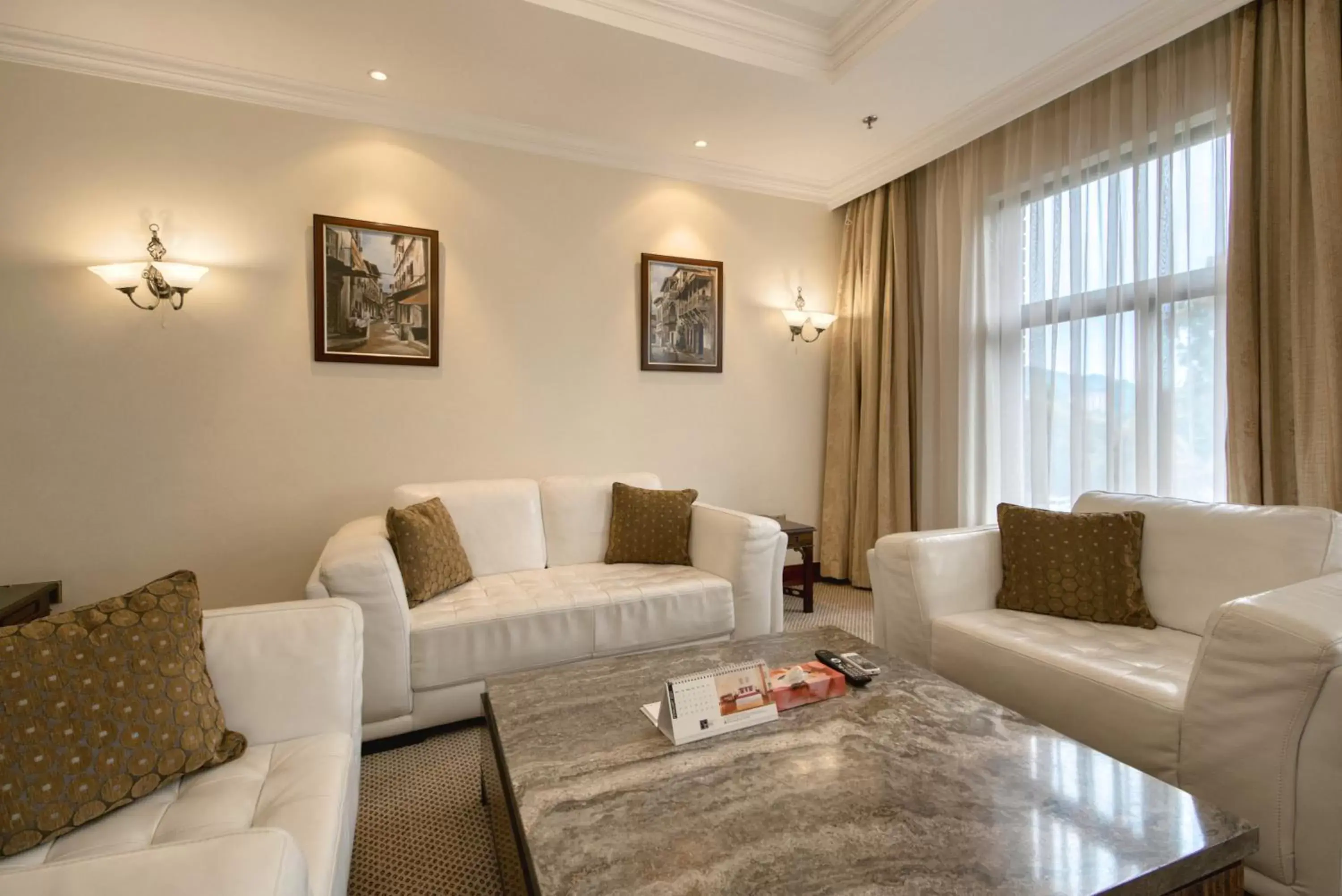 Living room, Seating Area in Kibo Palace Hotel Arusha