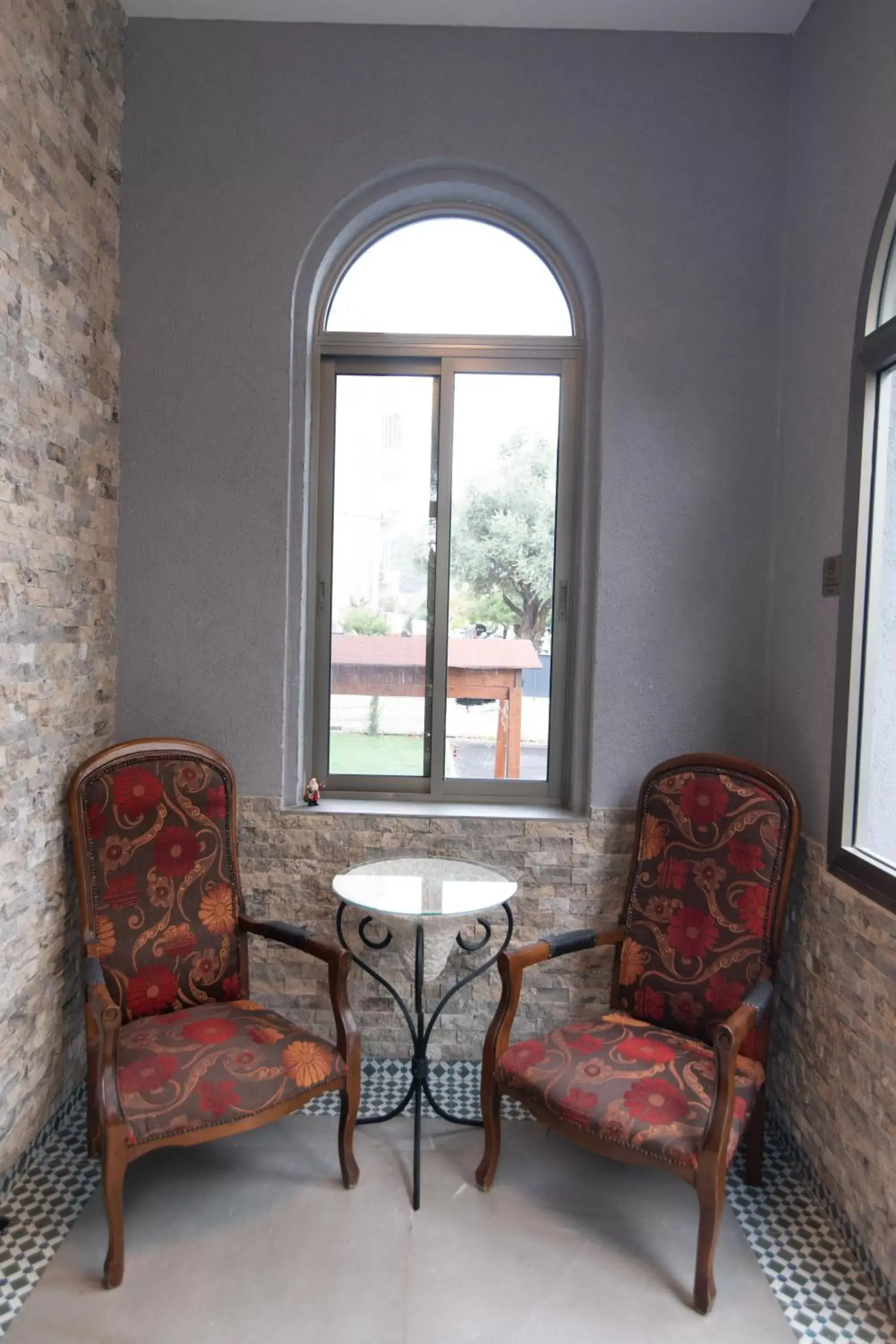 Deluxe King Suite in King's bed - Stay Royal and Stylish Bahai's Garden Deluxe King Suite in King's bed - Stay Royal and Stylish Bahai's Garden