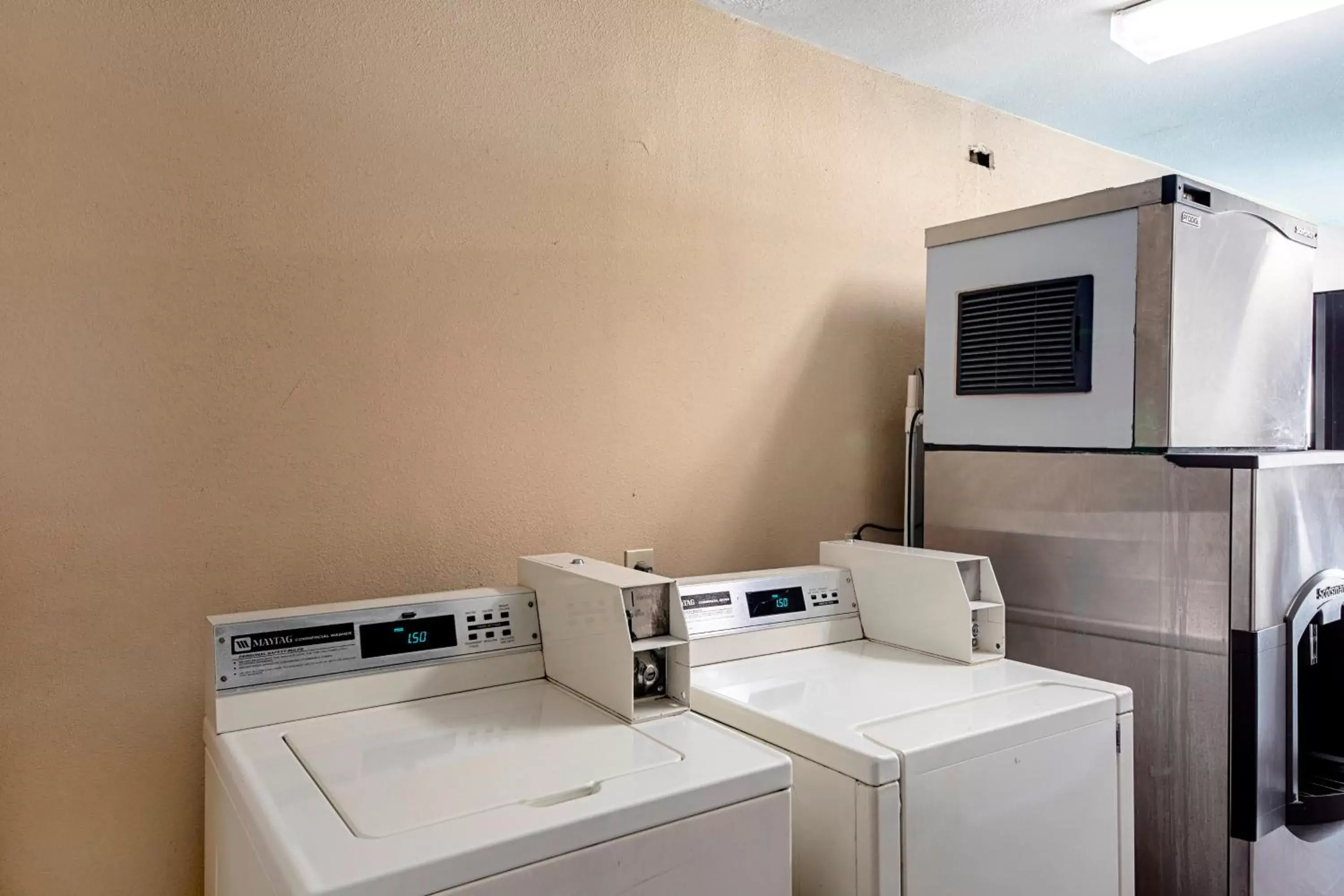 Other, Kitchen/Kitchenette in Red Roof Inn San Marcos
