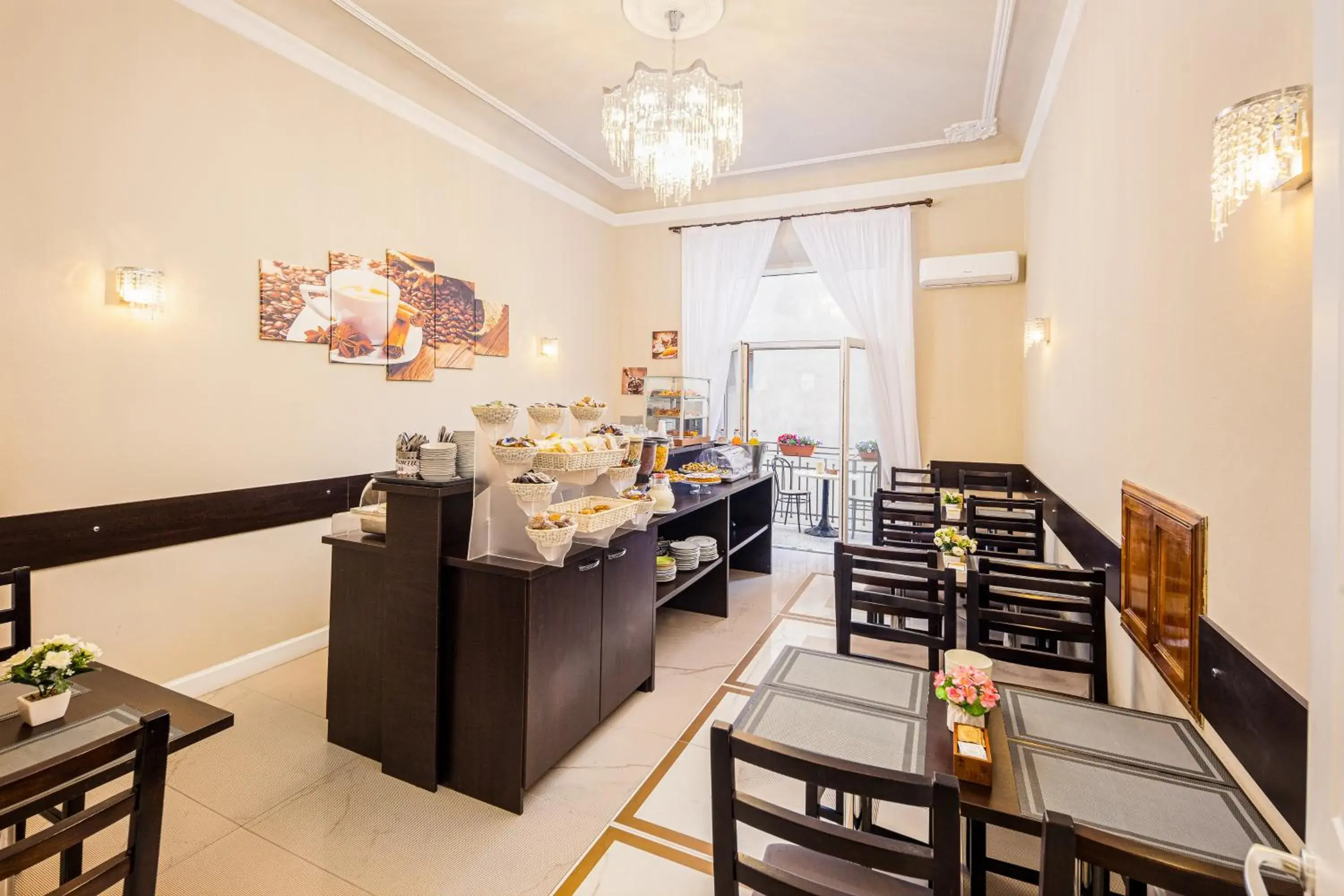 Breakfast, Restaurant/Places to Eat in Annabella Hotel