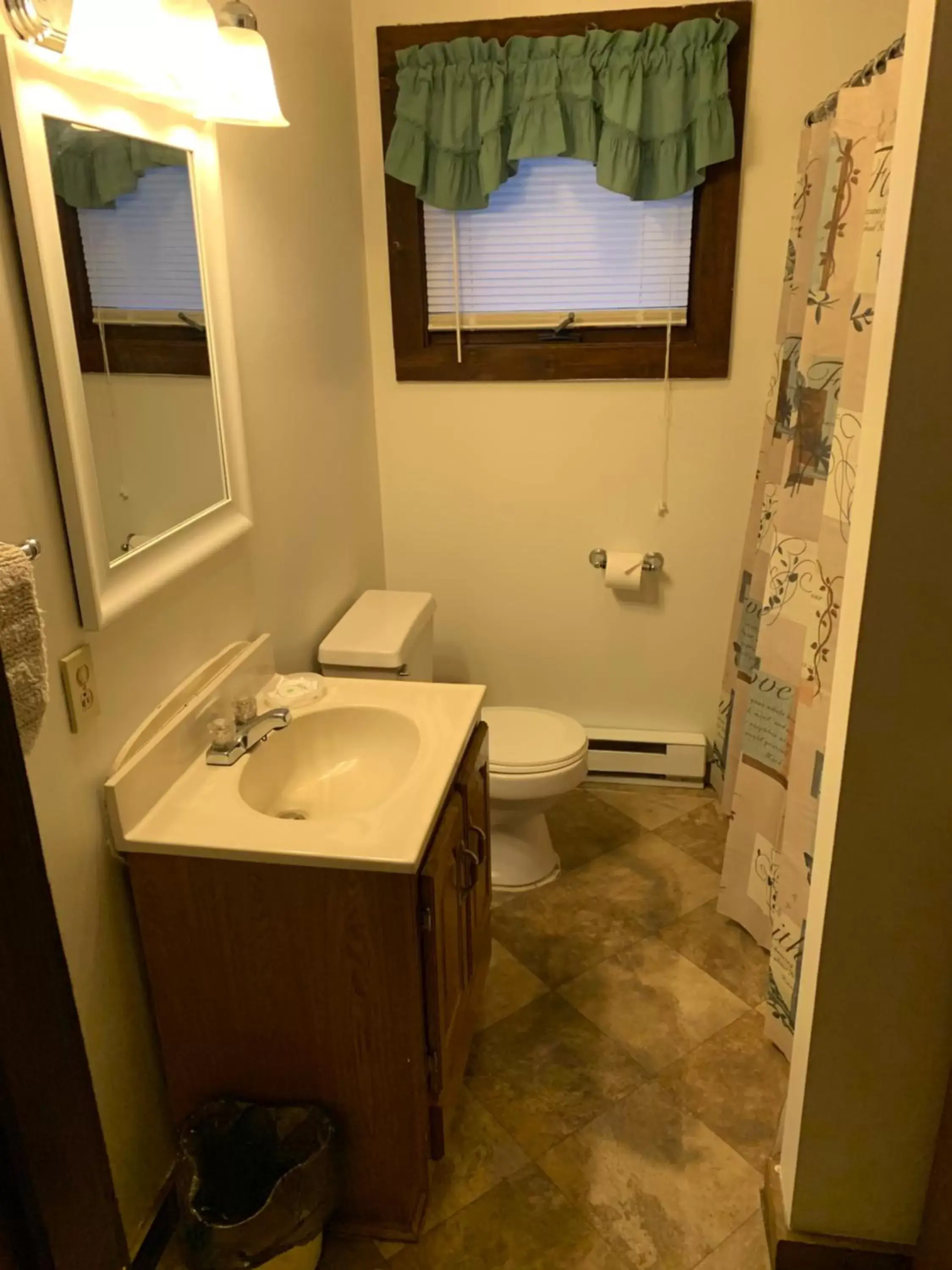 Shower, Bathroom in Echo Valley Cottages