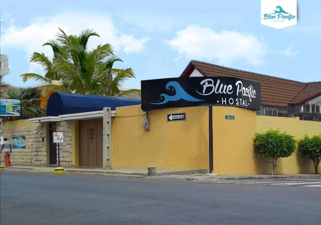 Facade/entrance in Hostal Blue Pacific