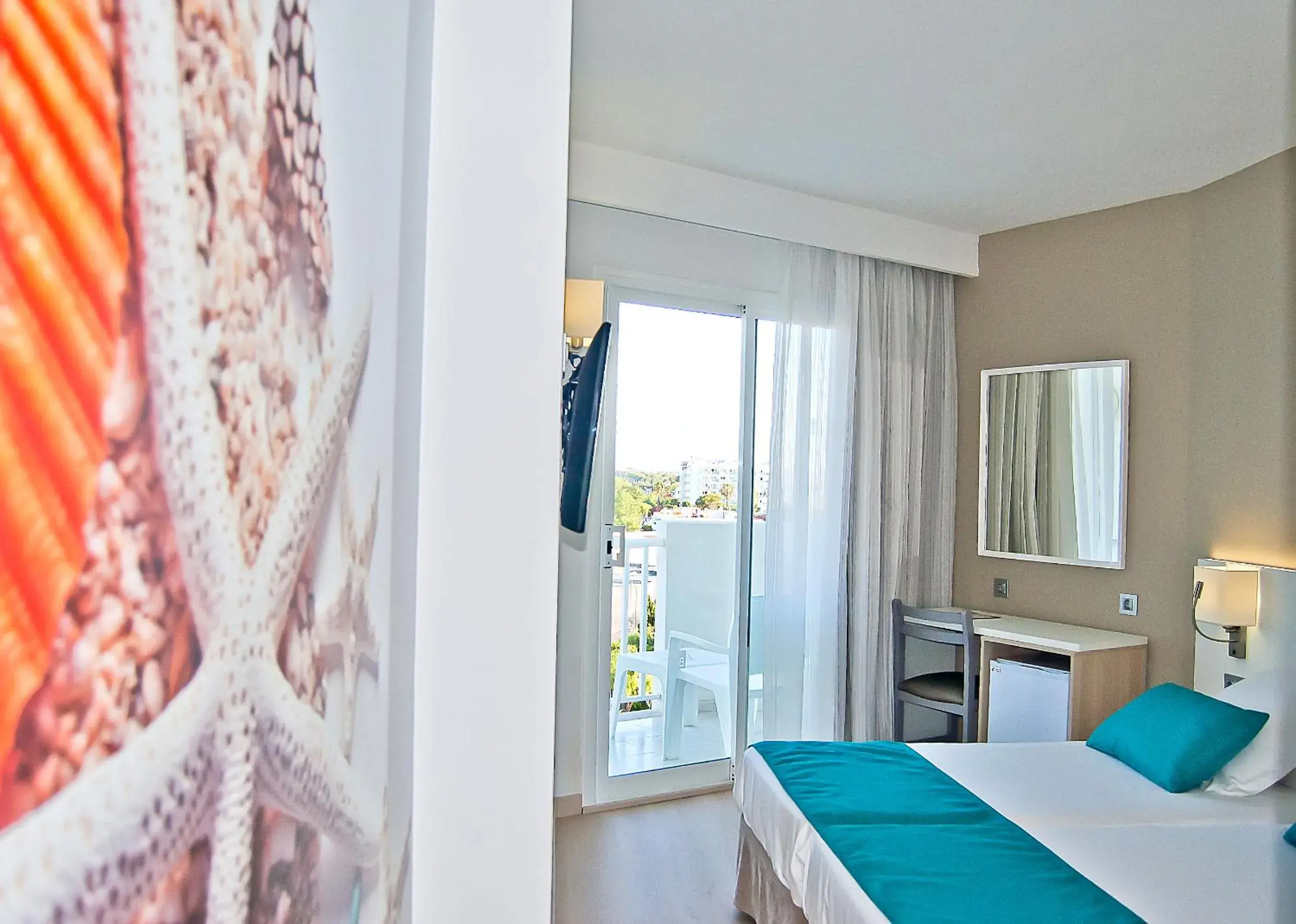 Photo of the whole room, Bed in BQ Delfín Azul Hotel