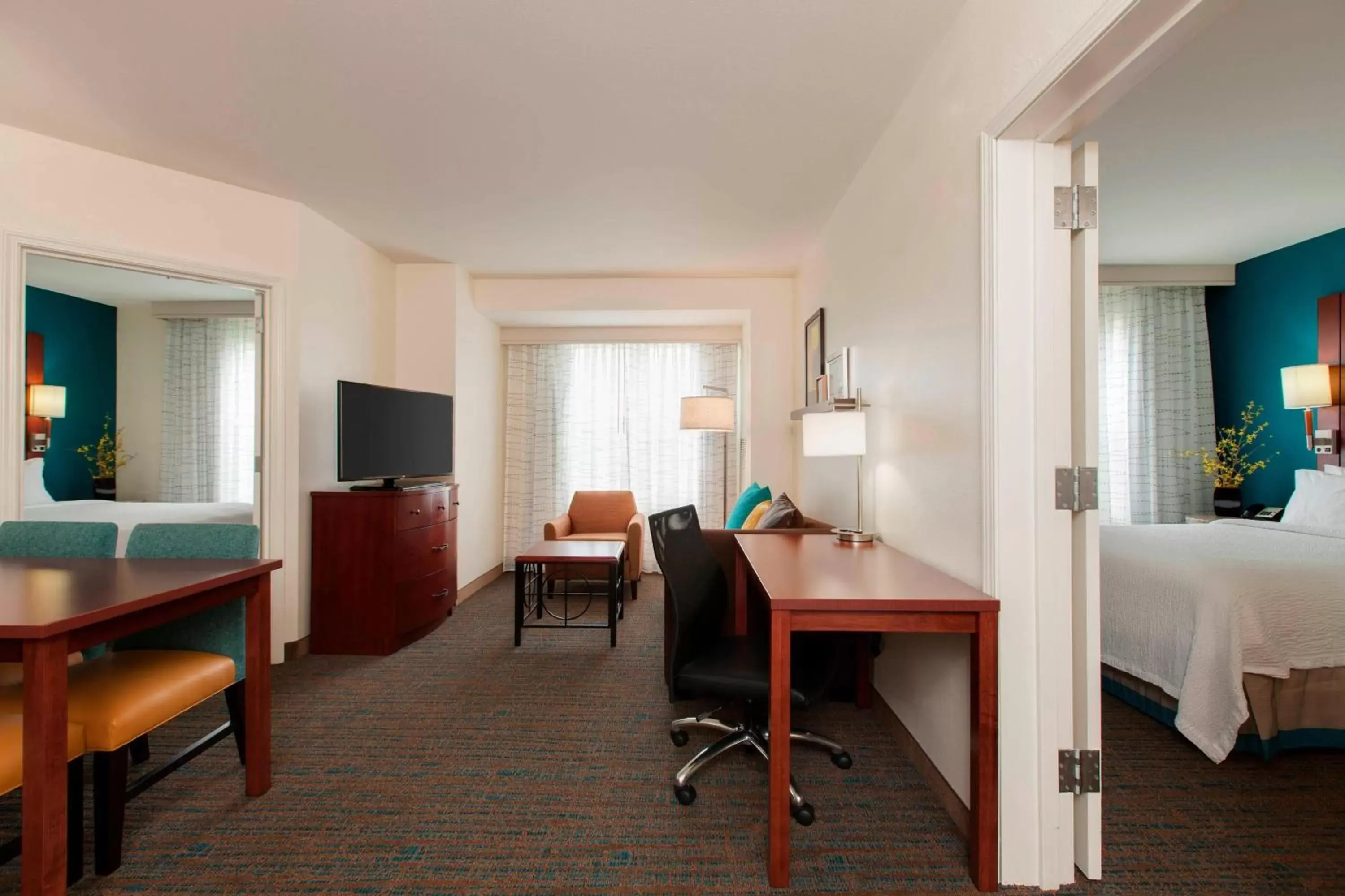 Bedroom in Residence Inn Chicago Midway Airport