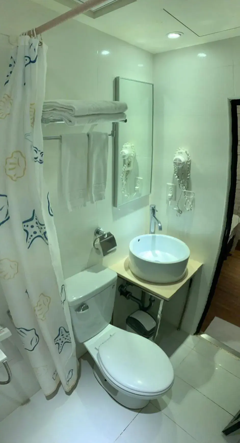 Shower, Bathroom in Herb Art Hotel