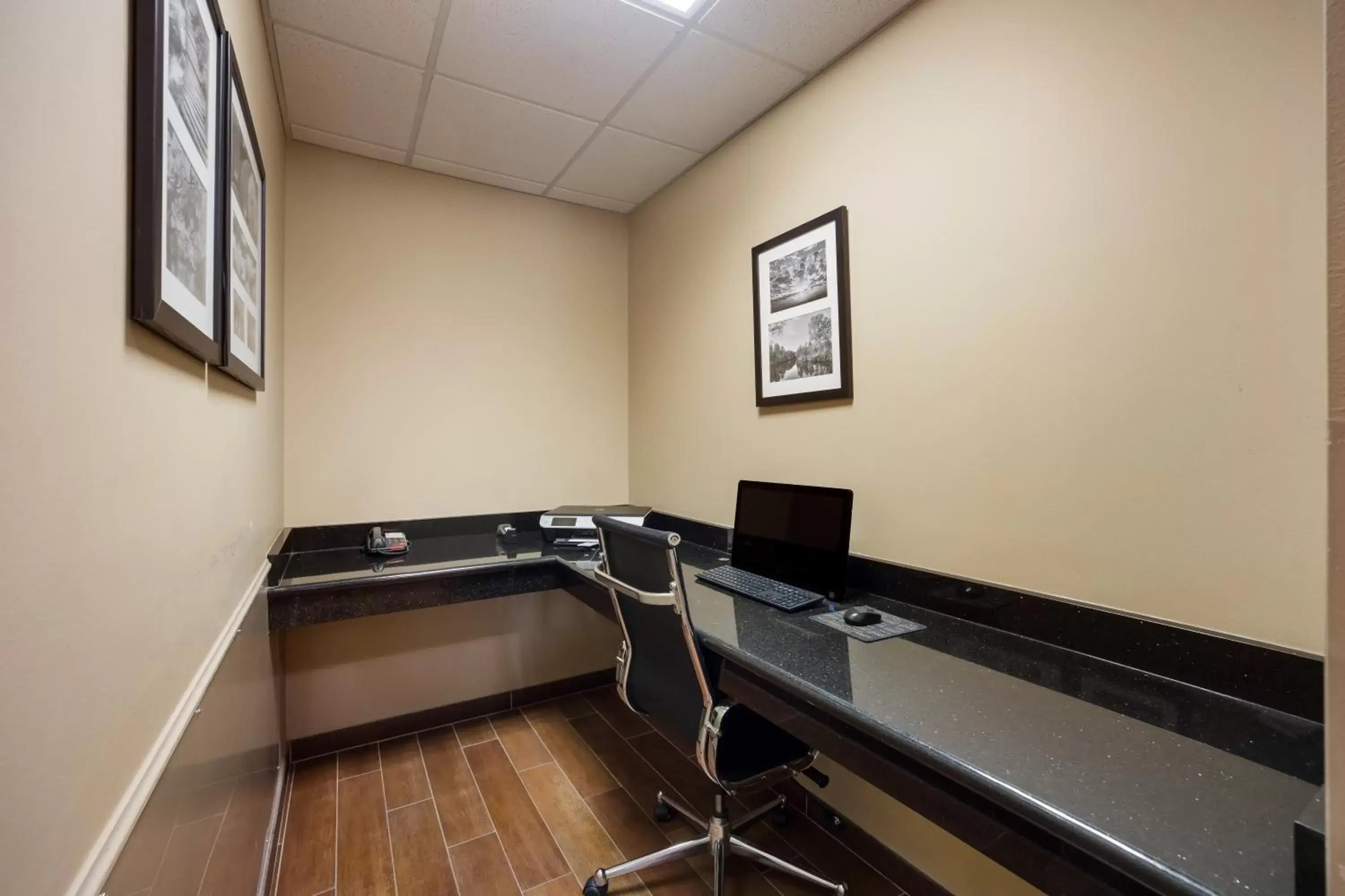 Business facilities in Sleep Inn & Suites Colby