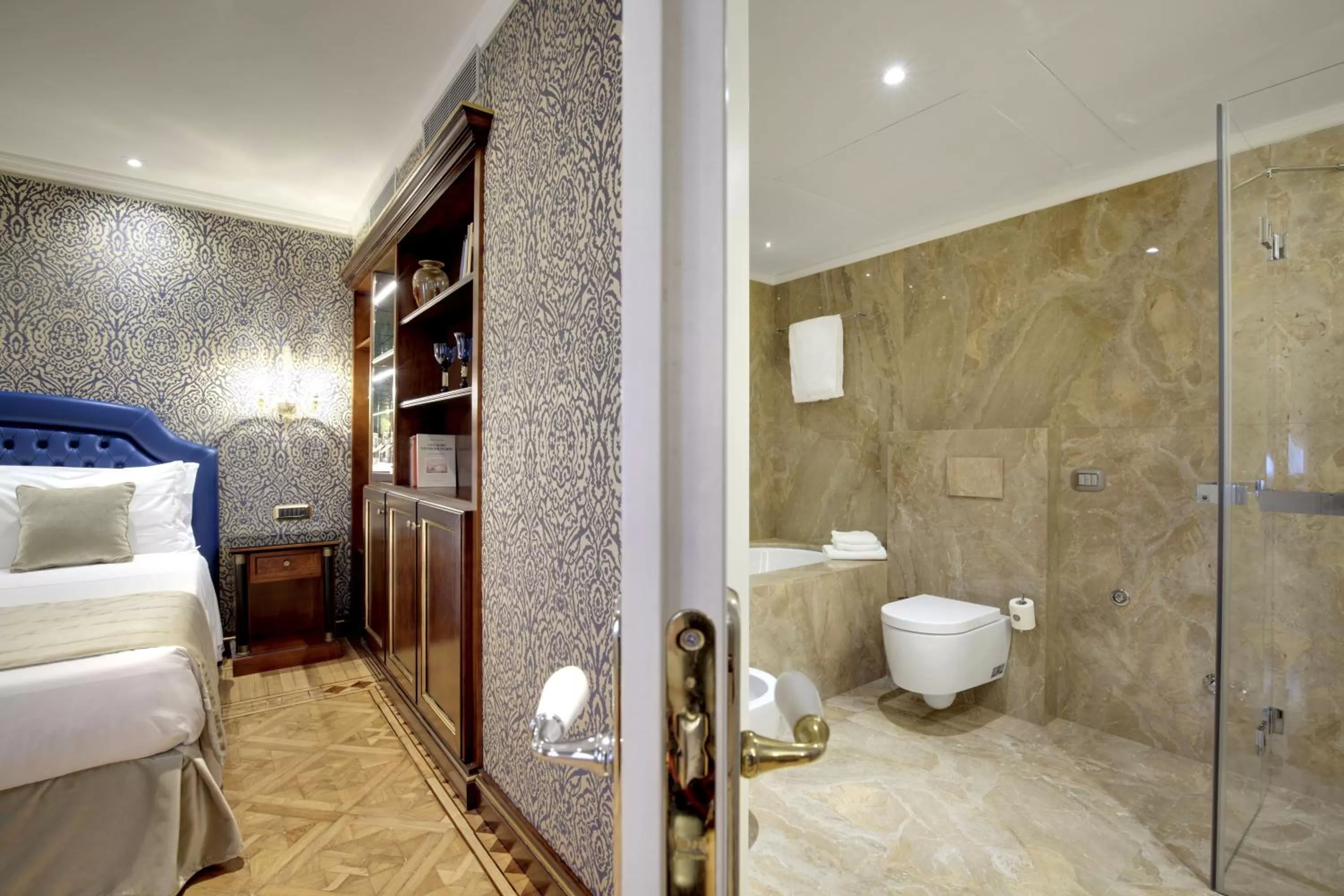 Photo of the whole room, Bed in Hotel Donà Palace