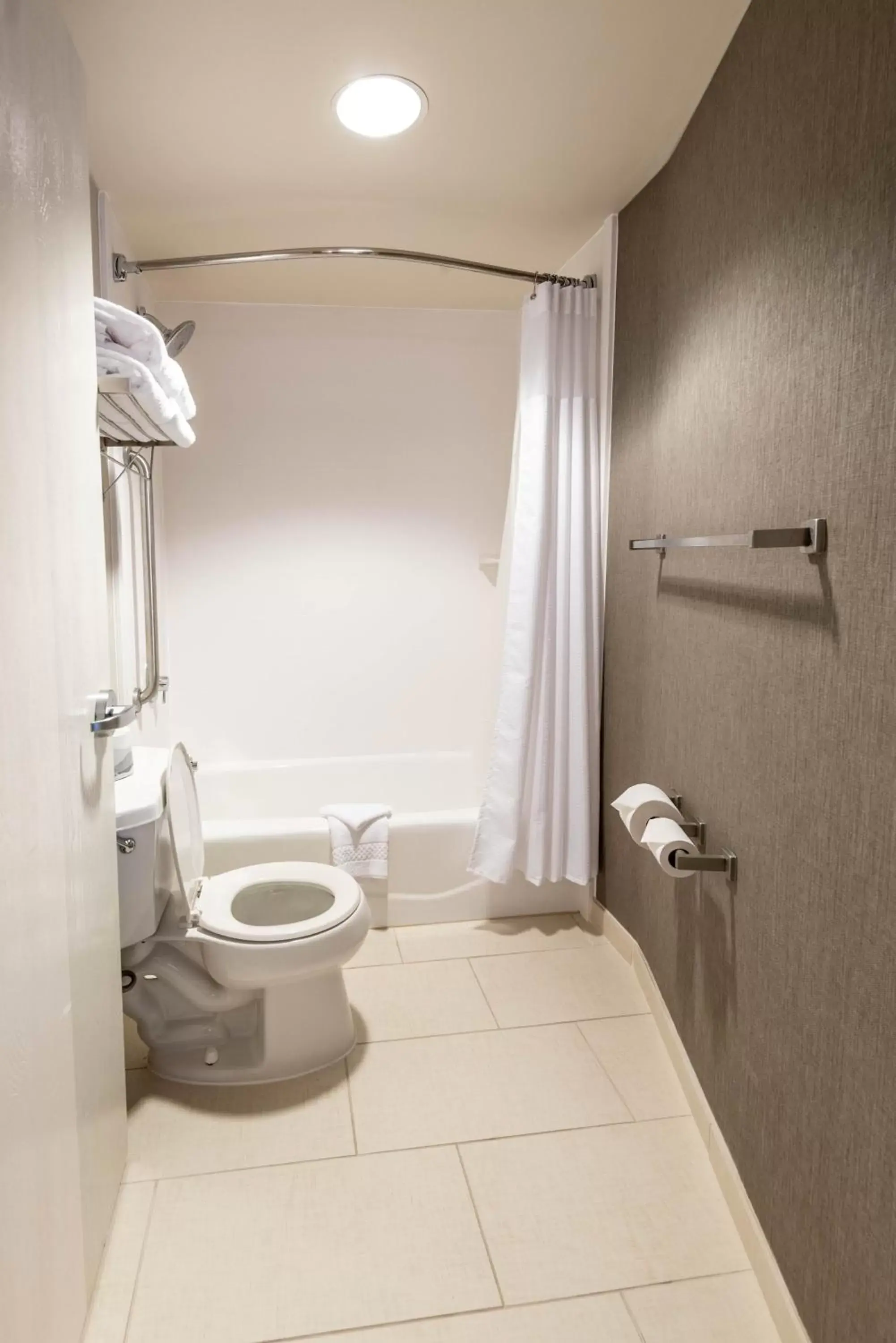 Public Bath, Bathroom in SpringHill Suites Columbus Airport Gahanna