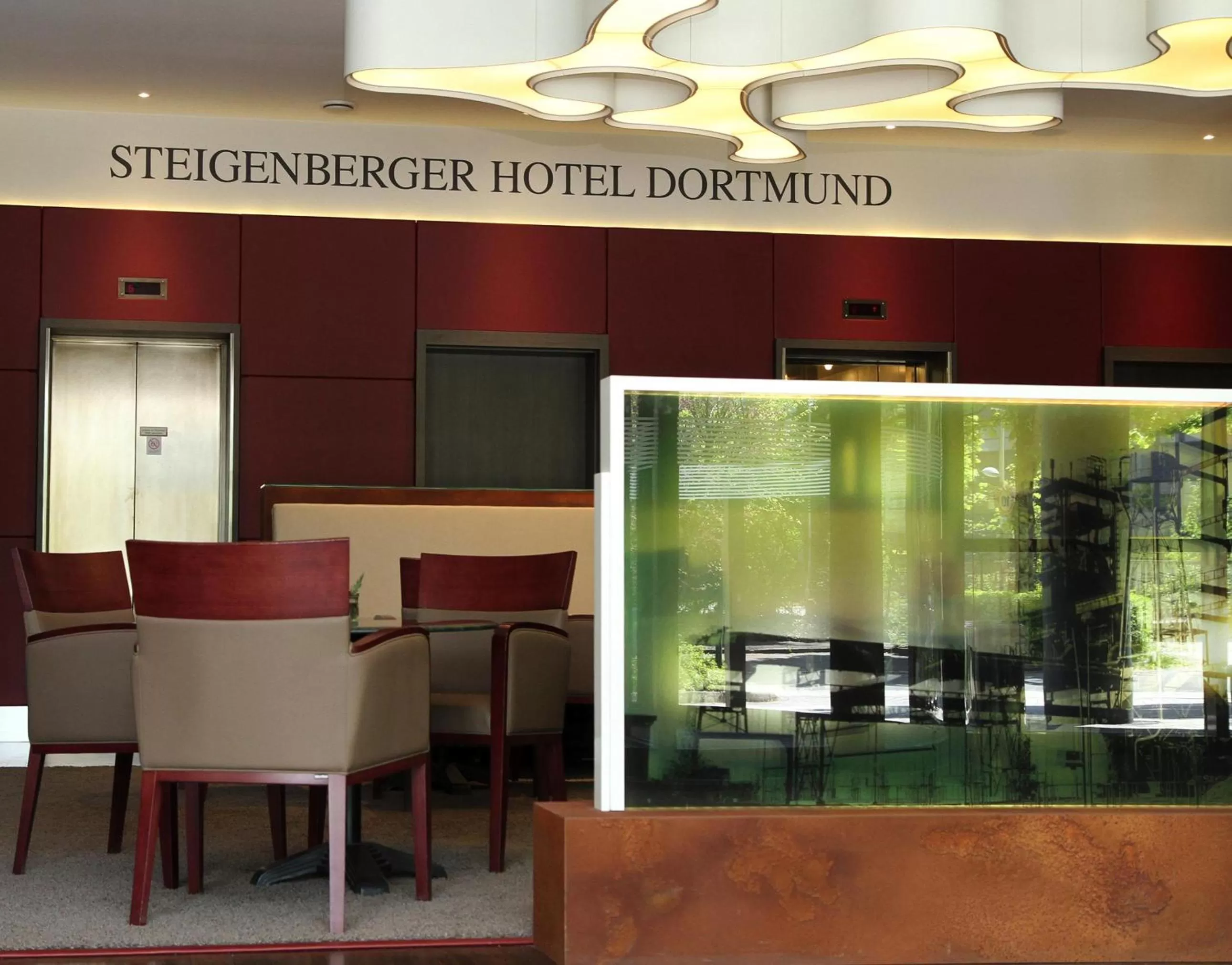 Lobby or reception in Steigenberger Dortmund