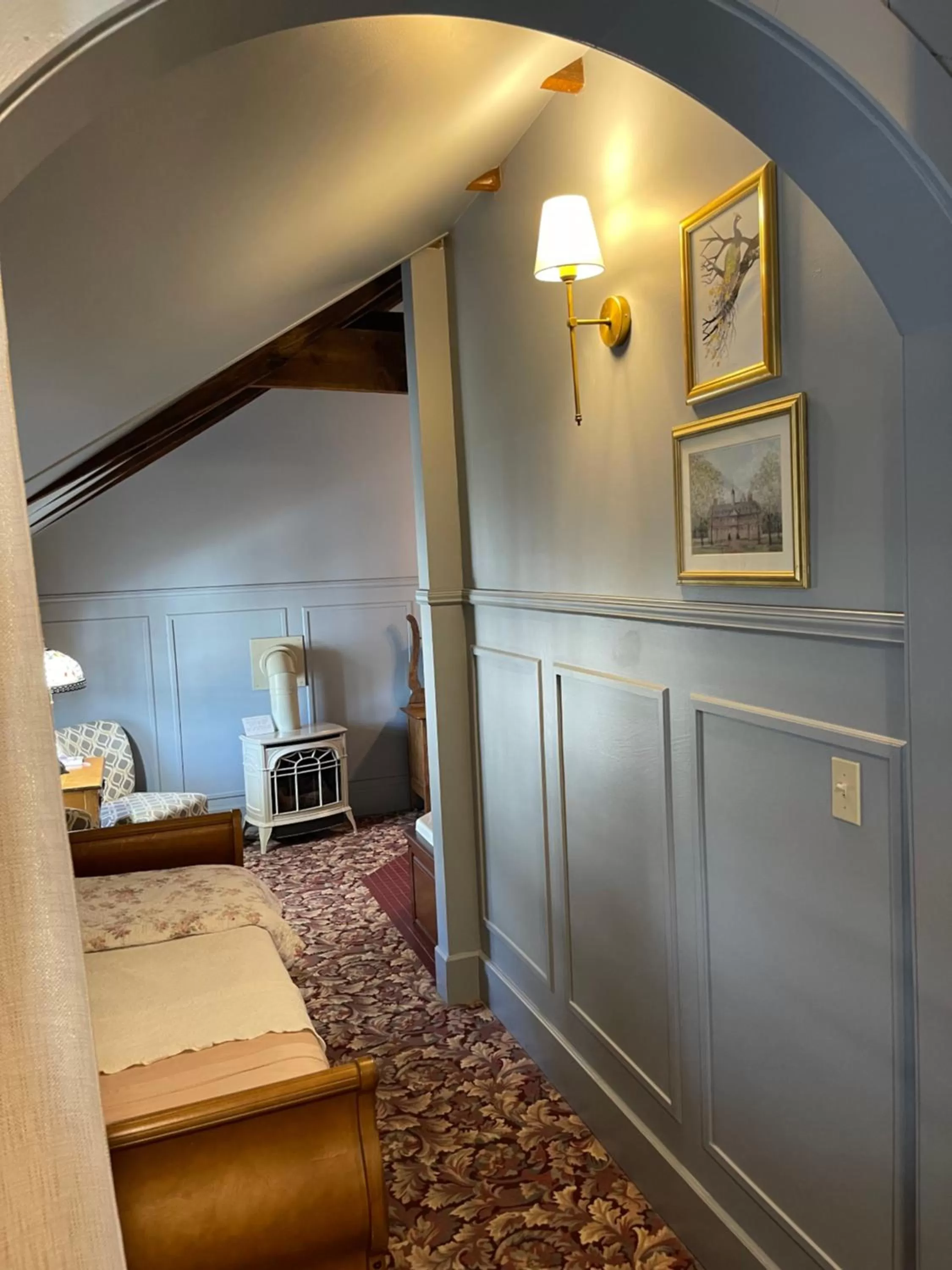 Bed in Carriage House Bed & Breakfast