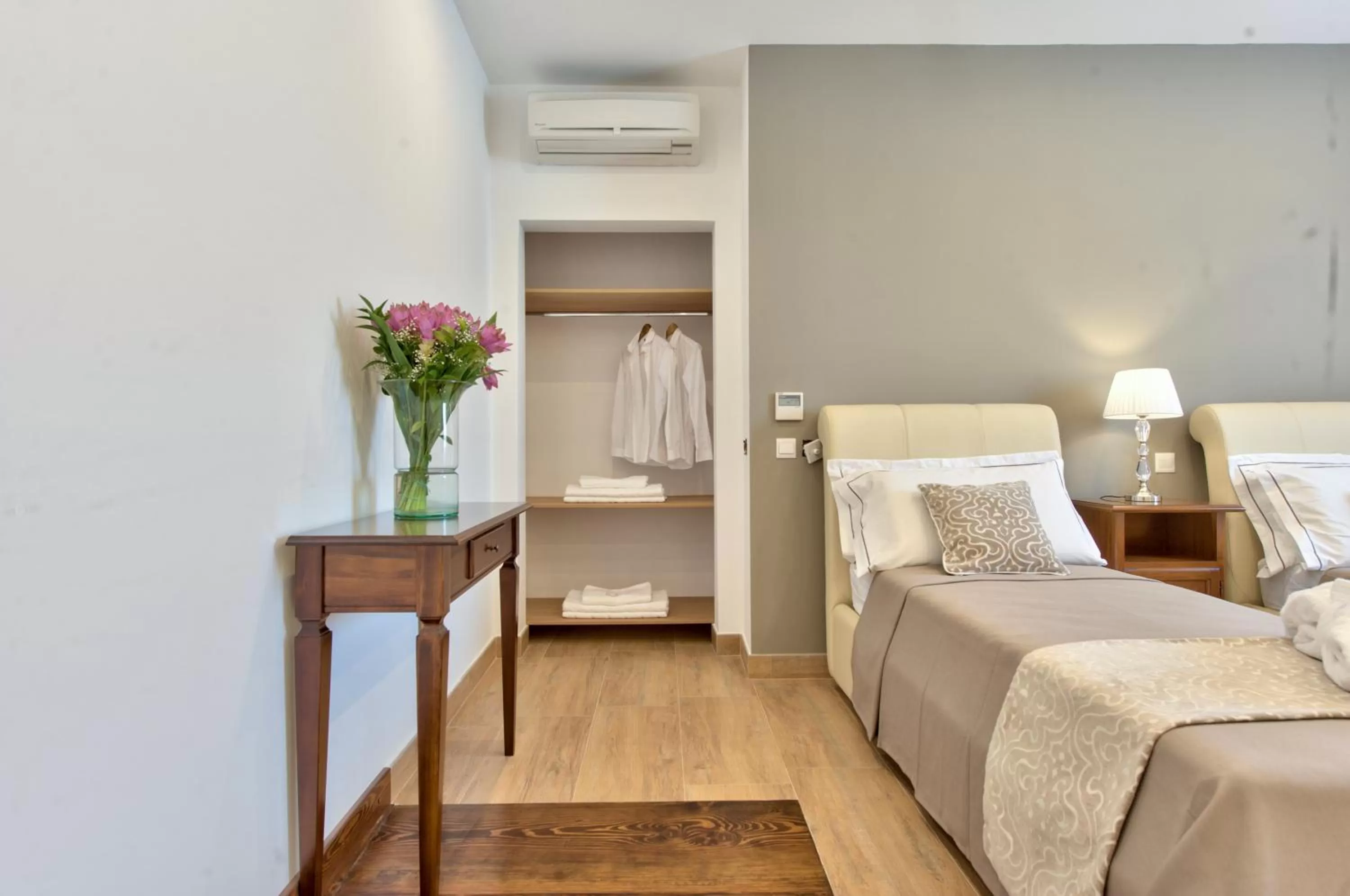 Bedroom, Bed in Palazzo Violetta