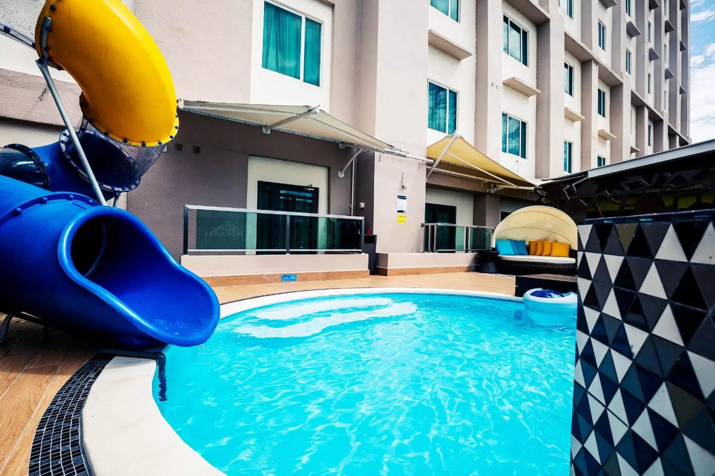 Swimming Pool in Ixora Hotel Penang