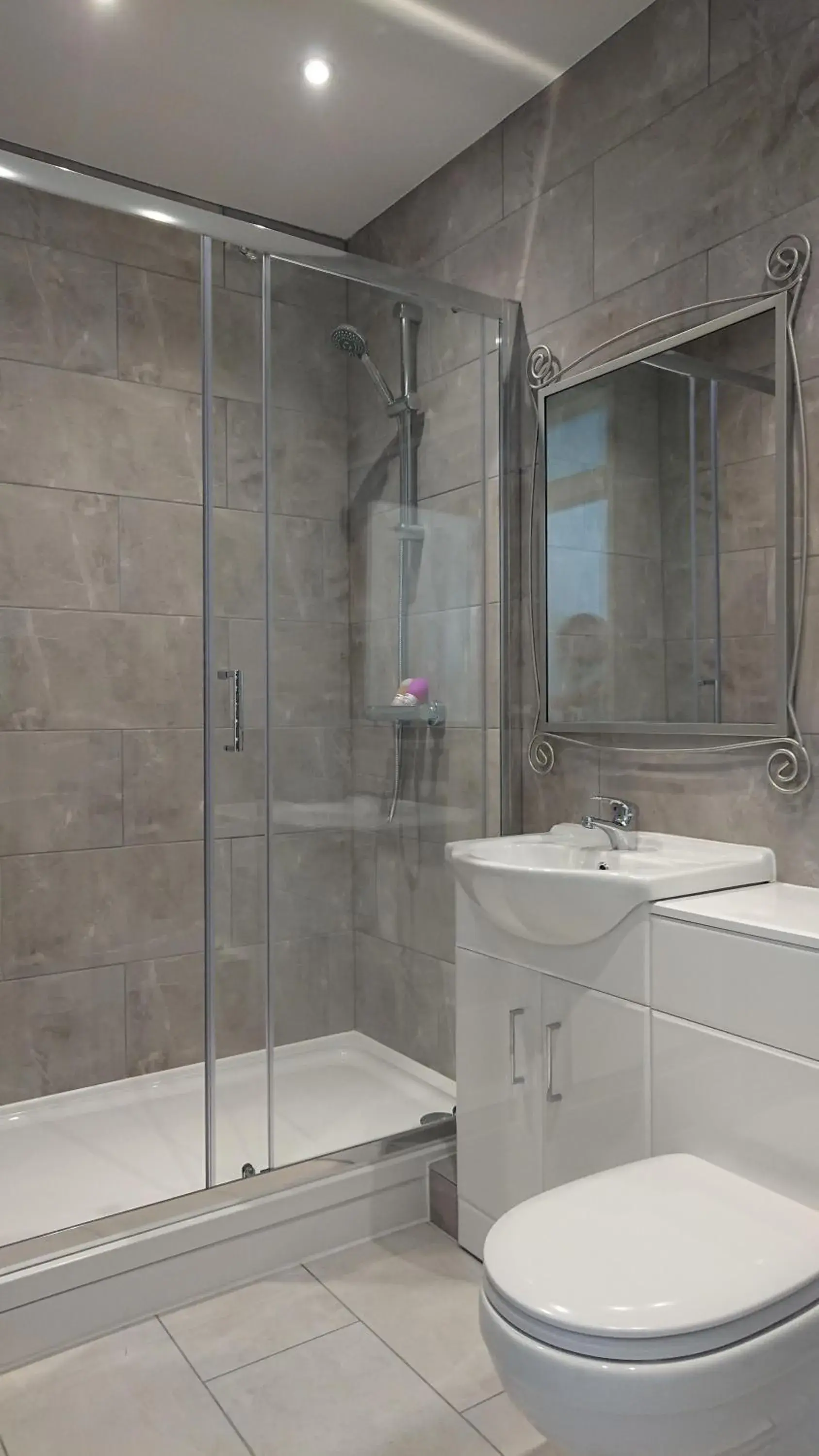 Shower, Bathroom in BexLet