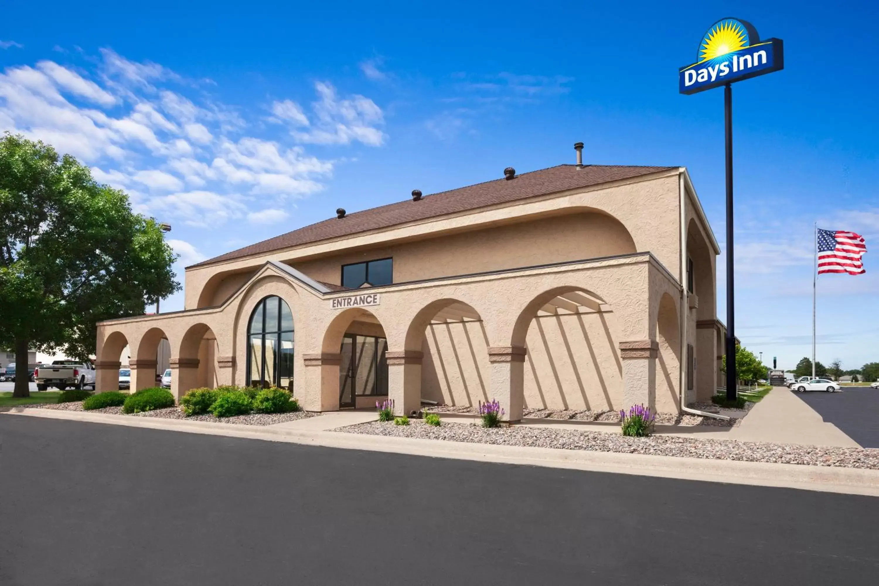 Facade/entrance in Days Inn by Wyndham Austin Facade/entrance in Days Inn by Wyndham Austin