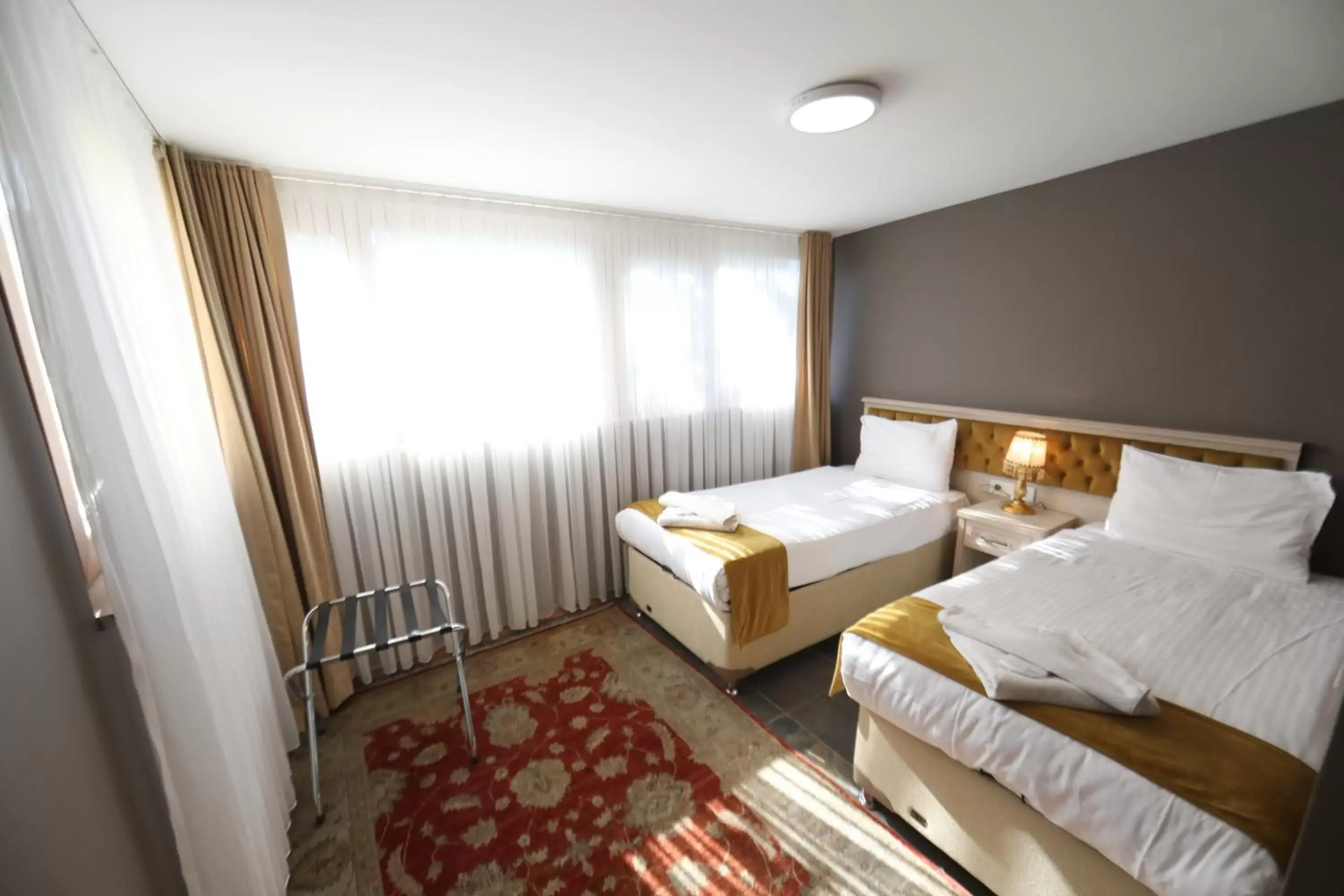 Bedroom, Bed in Sultans Royal Hotel