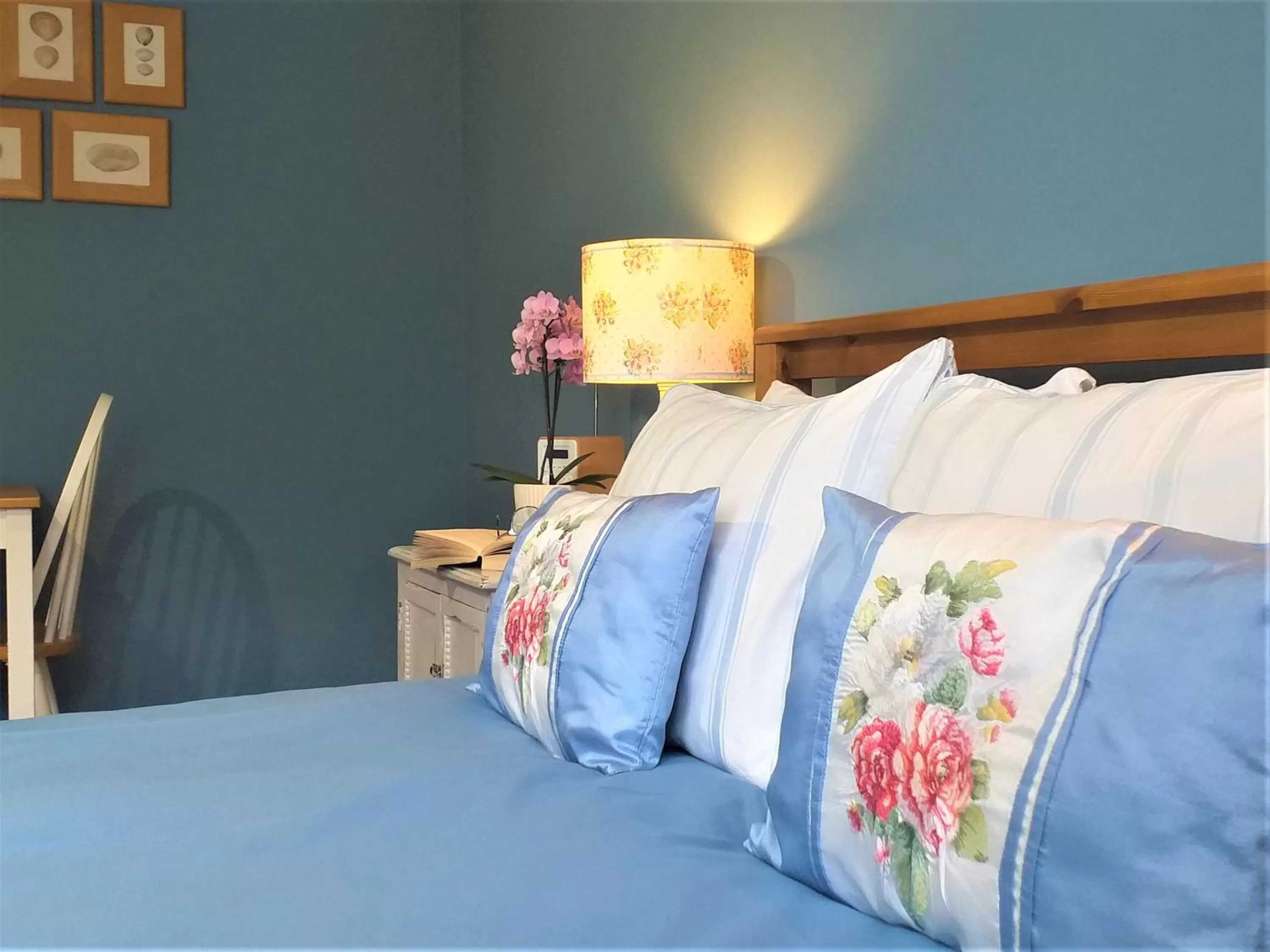 Bedroom in Lobhill Farmhouse Bed and Breakfast and Self Catering Accommodation