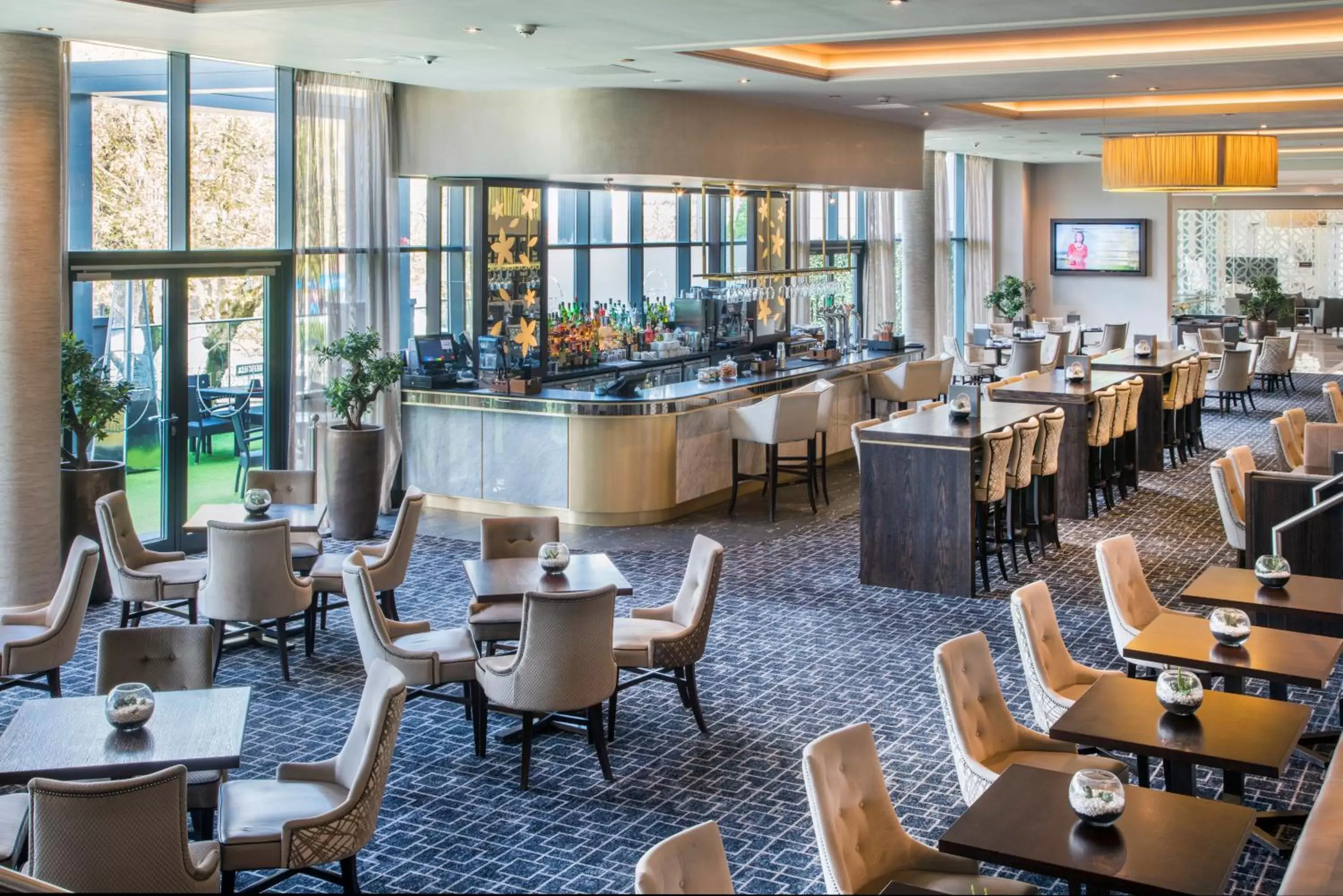 Lounge or bar, Restaurant/Places to Eat in Park Regis Birmingham