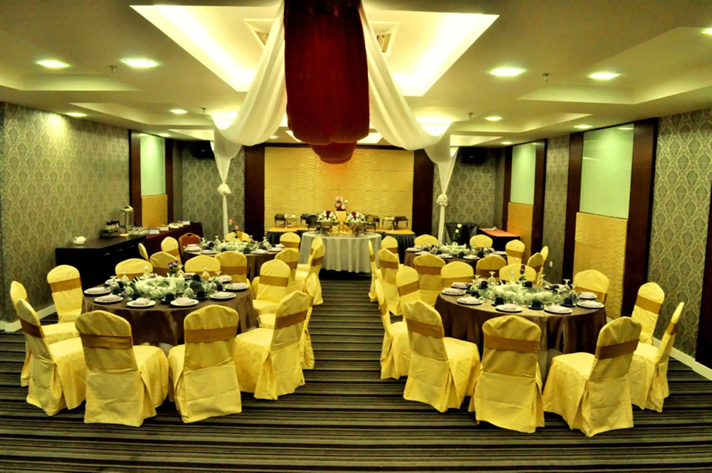 Business facilities, Banquet Facilities in Shervinton Executive Boutique Hotel