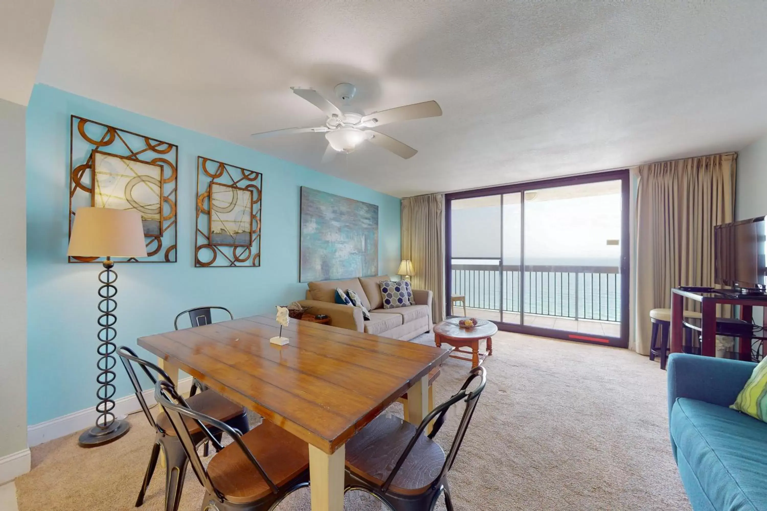 Dining Area in 1 Bed 2 Bath Apartment in SunDestin Beach Resort
