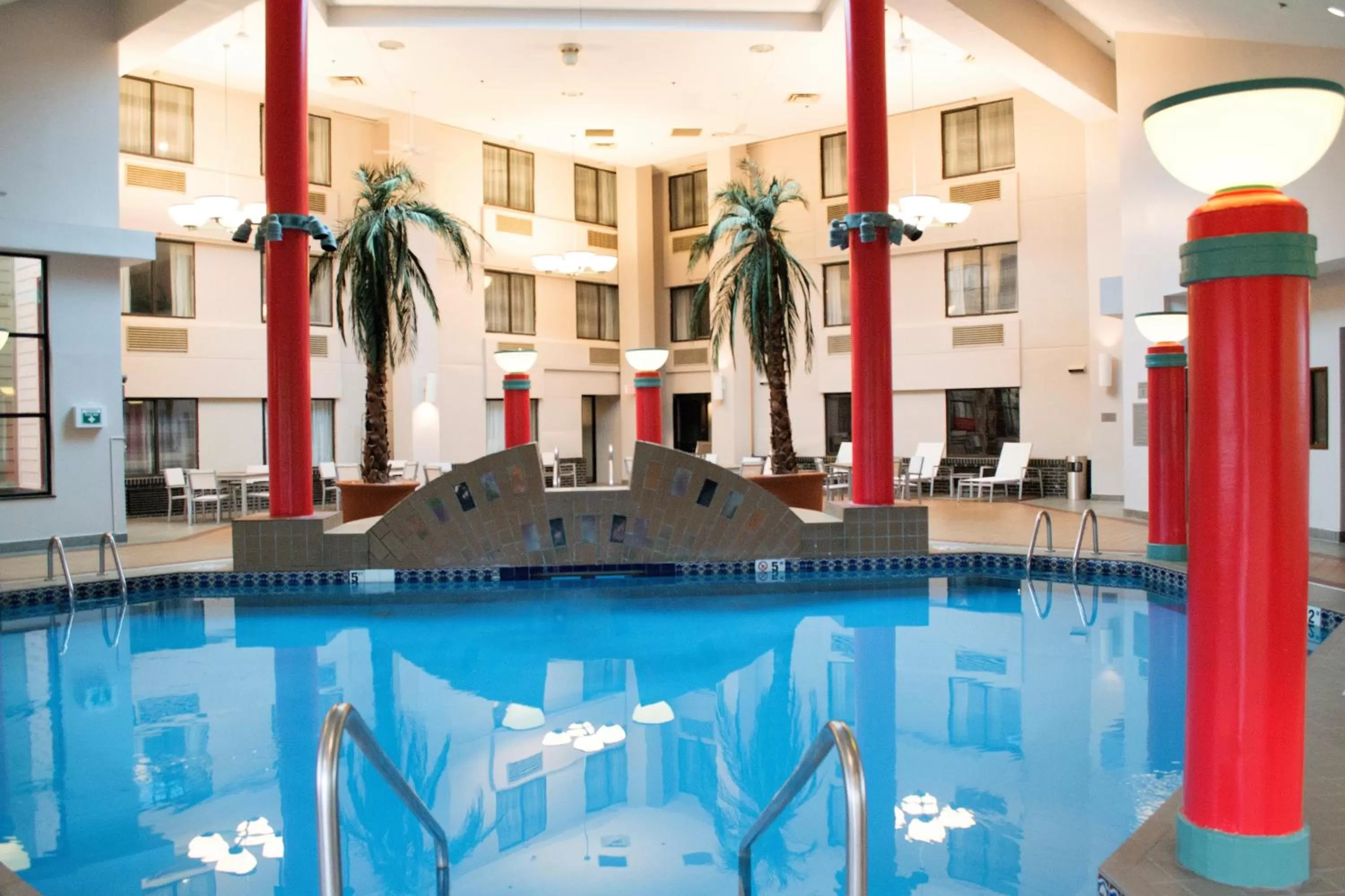 Swimming pool in Country Inn & Suites by Radisson, Erie, PA